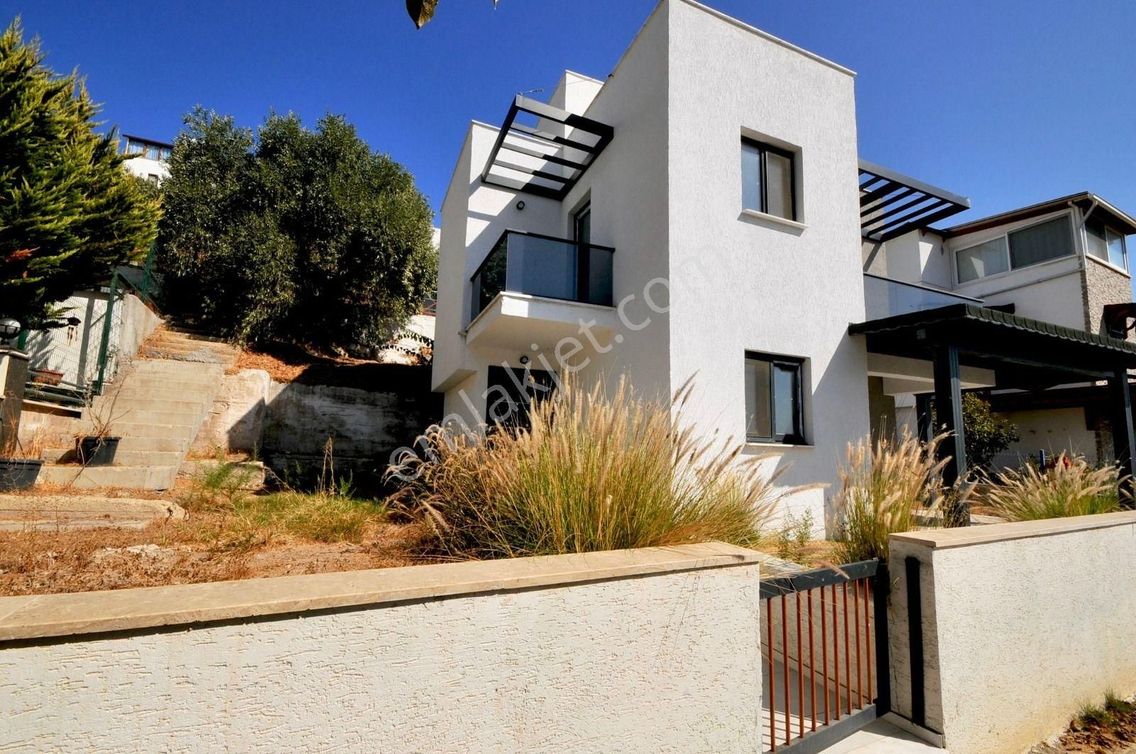 Satılık Müstakil Bahçeli Yeni Villa Denize Yakın Özel Plajlı Ev - Görsel 10