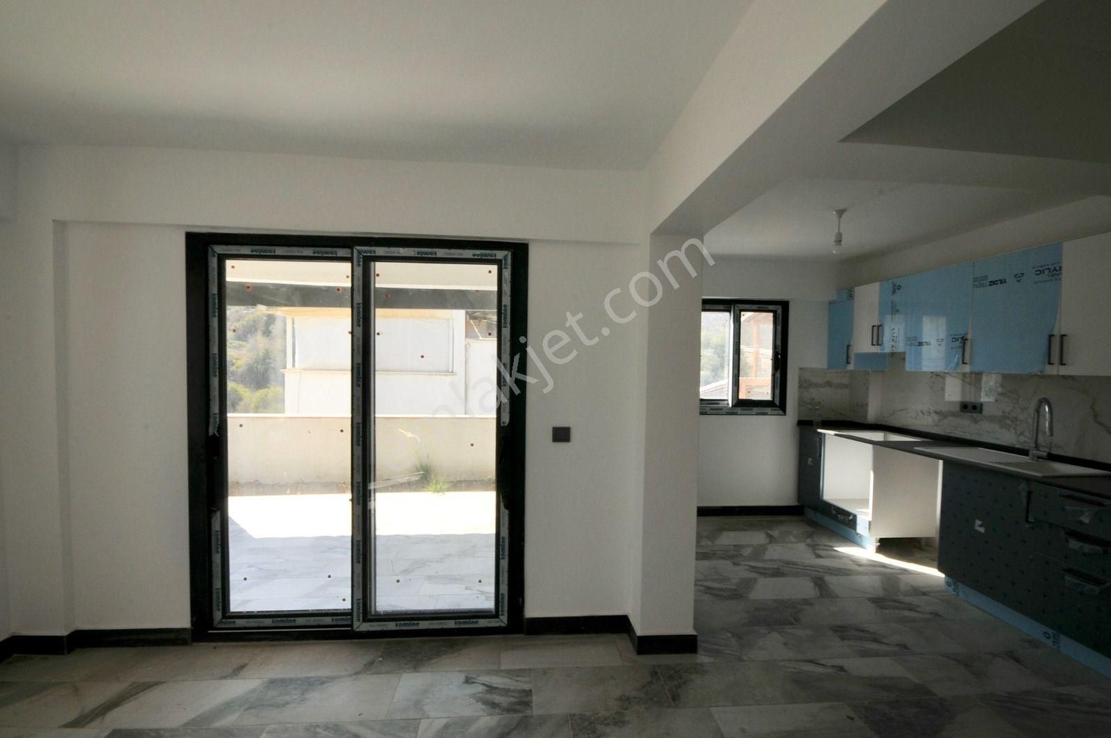 Satılık Müstakil Bahçeli Yeni Villa Denize Yakın Özel Plajlı Ev - Görsel 8