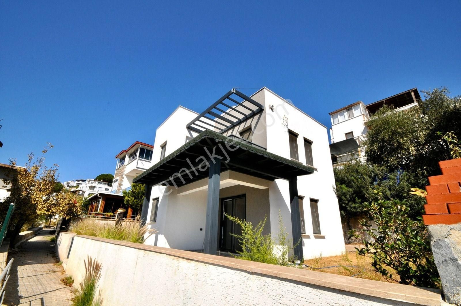 Satılık Müstakil Bahçeli Yeni Villa Denize Yakın Özel Plajlı Ev - Görsel 15