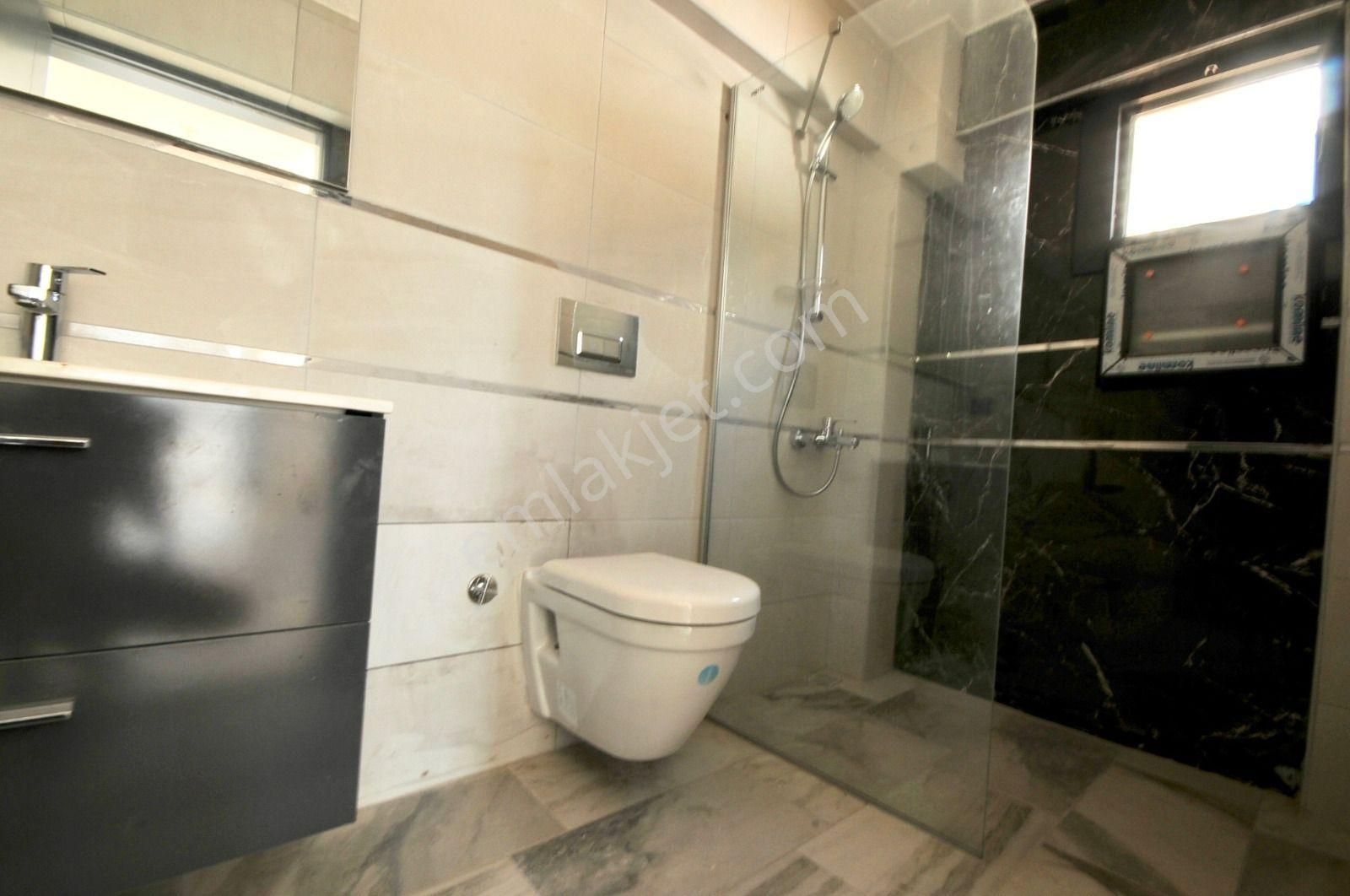 Satılık Müstakil Bahçeli Yeni Villa Denize Yakın Özel Plajlı Ev - Görsel 32