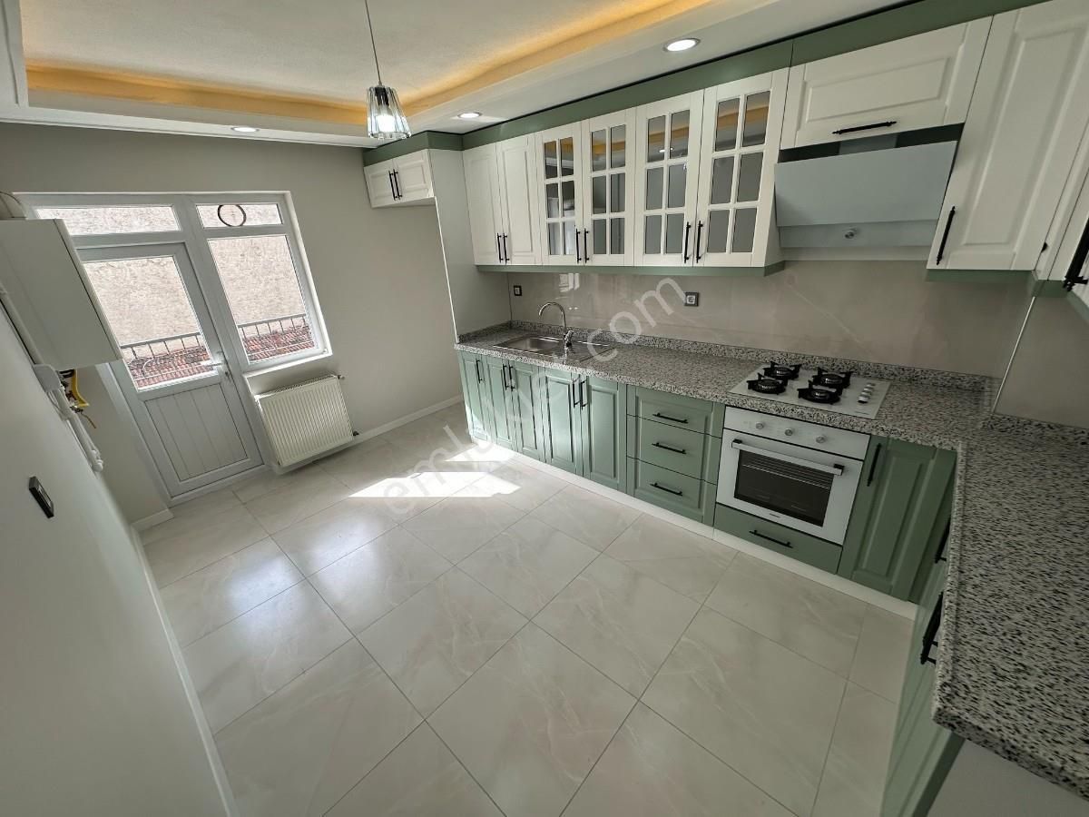 Sincan Plevne Mah 3+1 Bağımsız Full Yapılı Ara Kat Geniş Daire