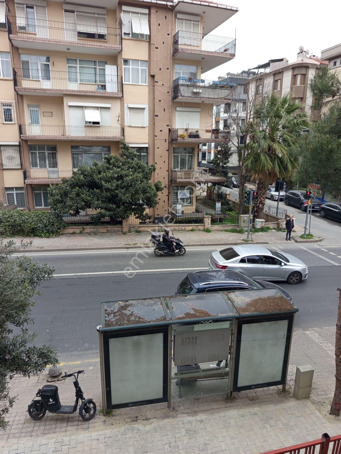 Bakırköy Z.baba Da Yücetarla Caddesi Üzerinde Sıfır Kat 2 2+1 İşyerine