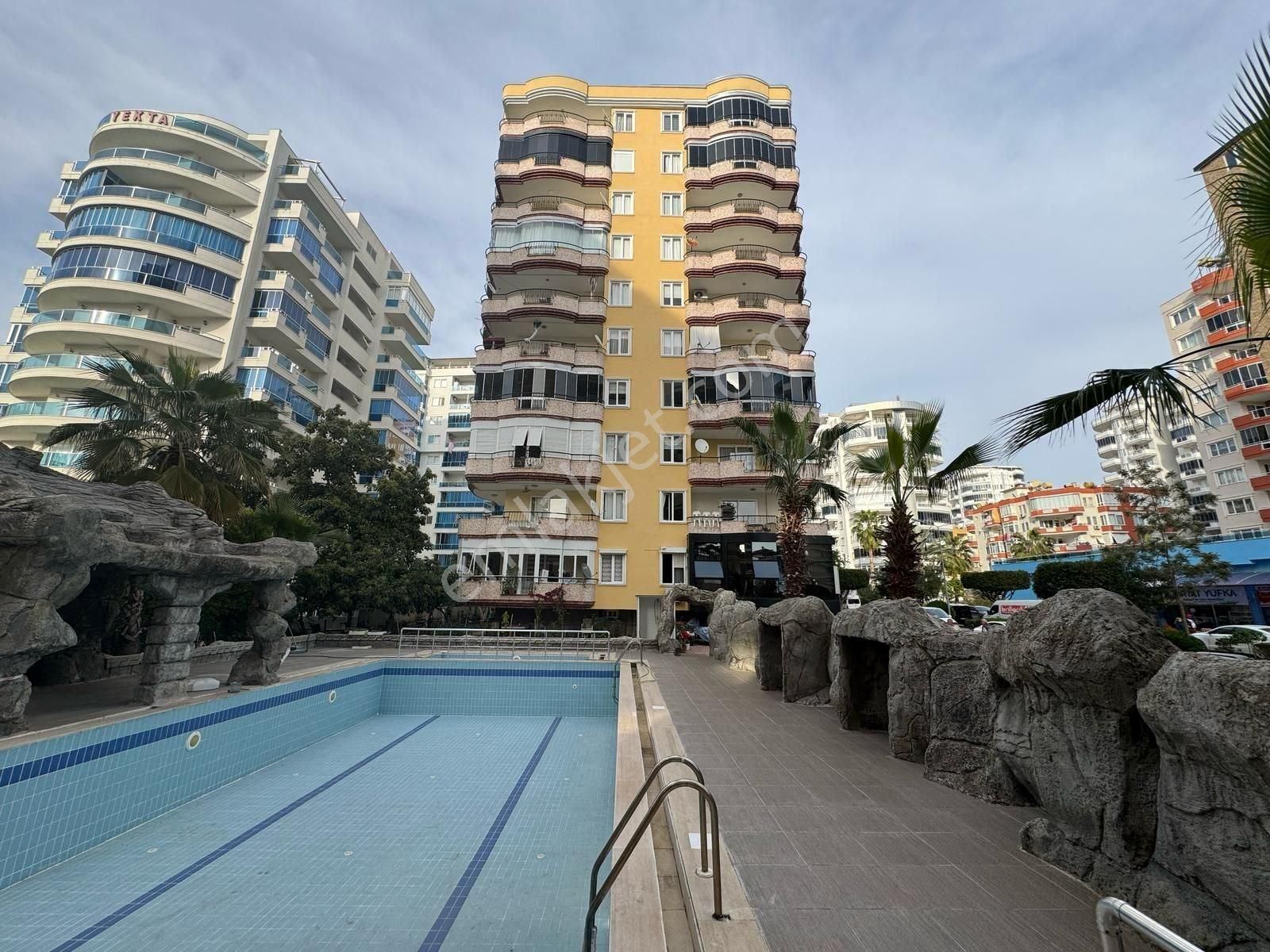 Large Apartment 2+1 Mahmutlar 135m2 Sea 350m