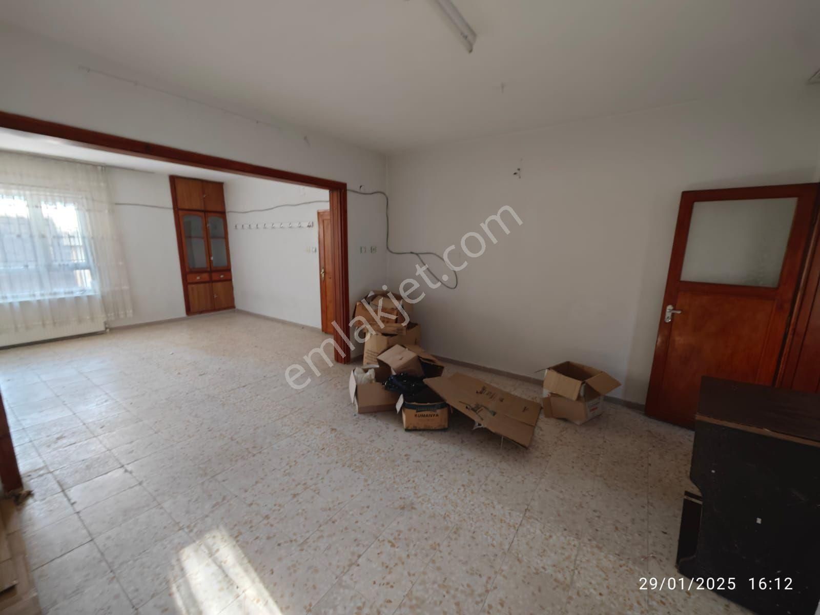 Akyol Gayrimenkul Den Satlık Müstakil Ev Boyno Mahallesinde Köşe Başı 3 Katlı - Görsel 28