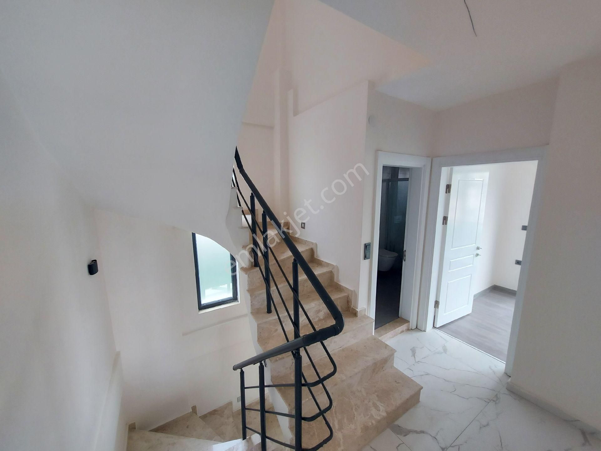 Seferihisar Ar Konutlarında Ebeveyn Banyolu Satılık Villa !!! - Görsel 16