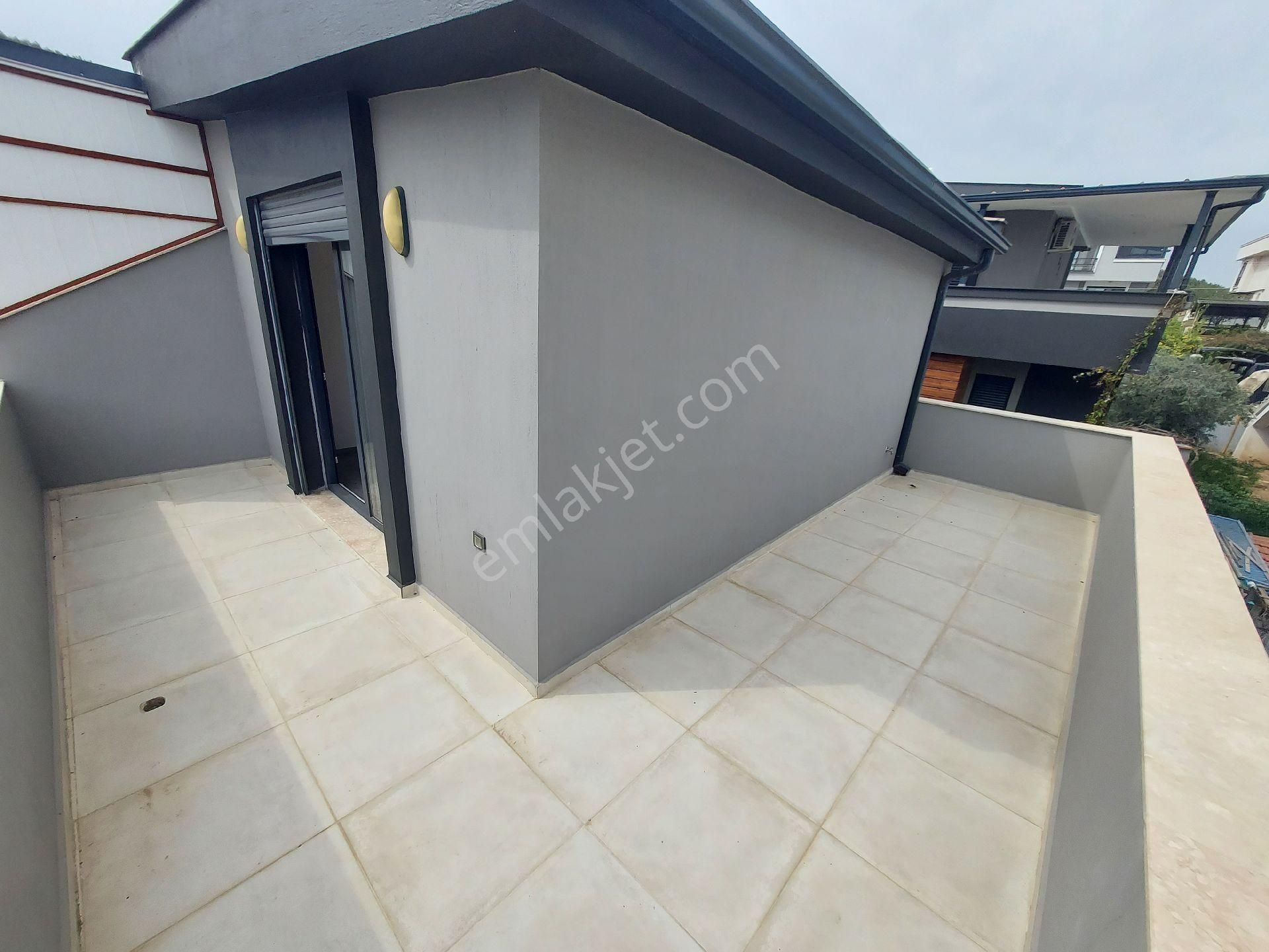 Seferihisar Ar Konutlarında Ebeveyn Banyolu Satılık Villa !!! - Görsel 32