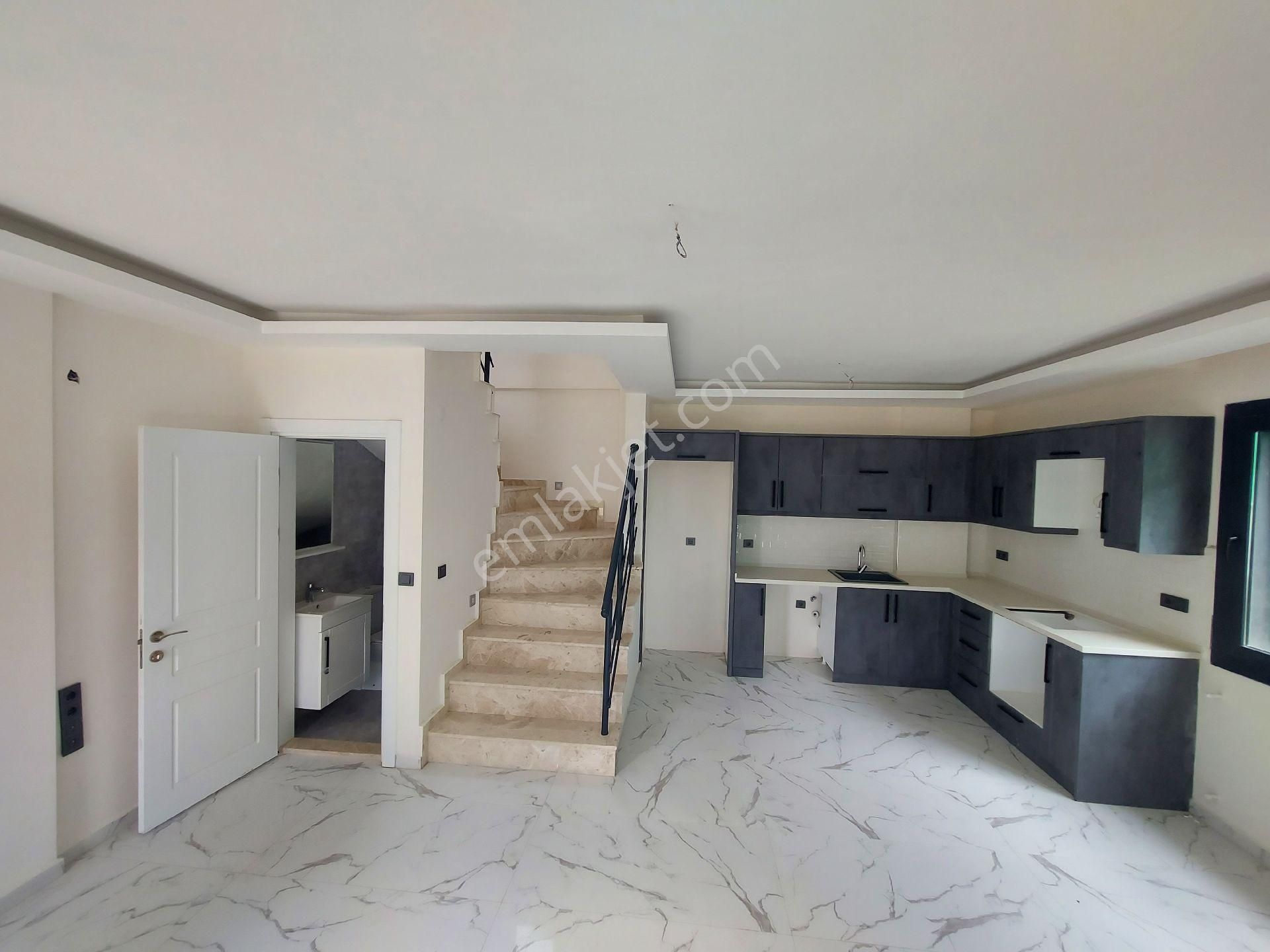 Seferihisar Ar Konutlarında Ebeveyn Banyolu Satılık Villa !!! - Görsel 12