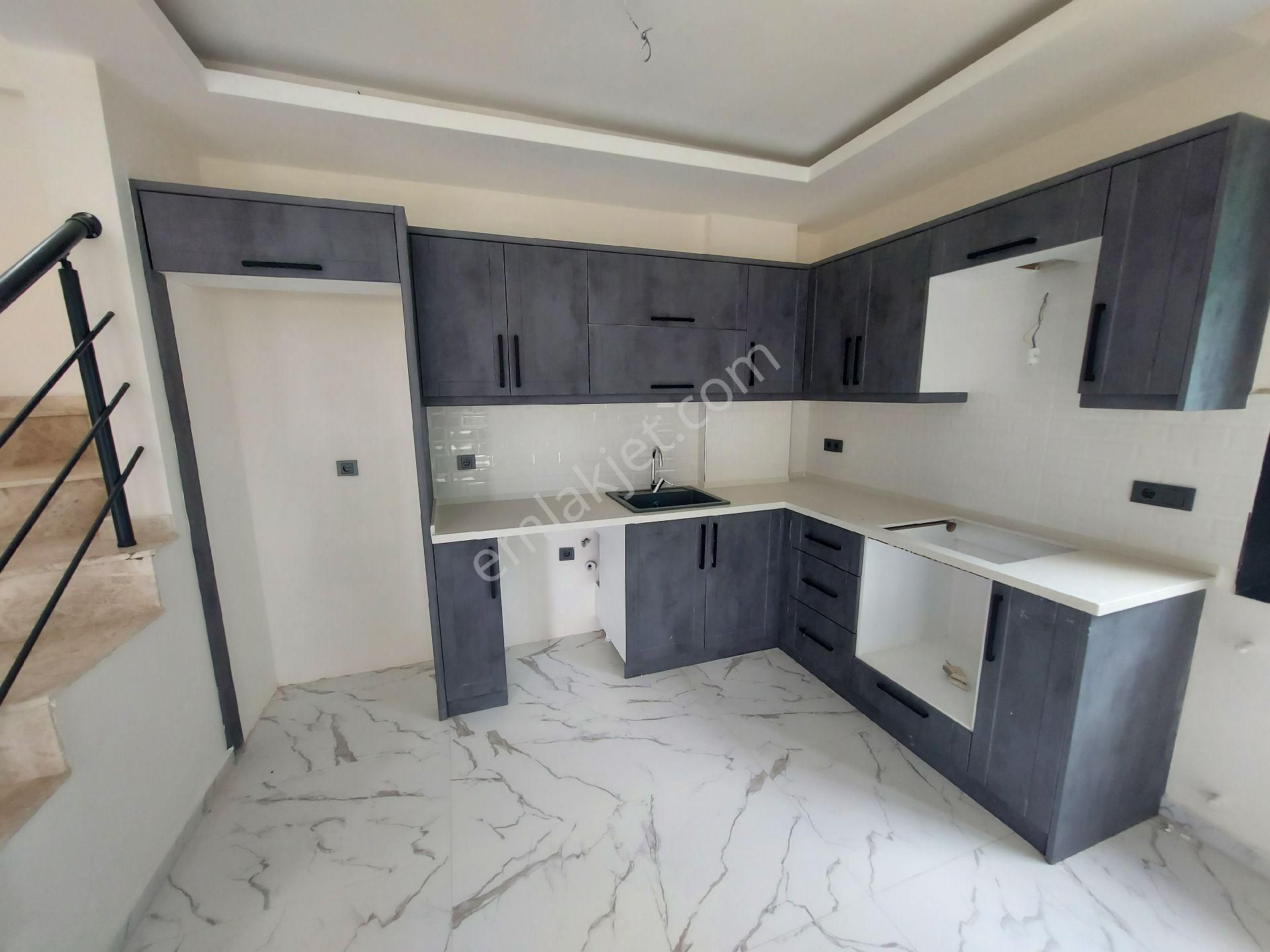 Seferihisar Ar Konutlarında Ebeveyn Banyolu Satılık Villa !!! - Görsel 10