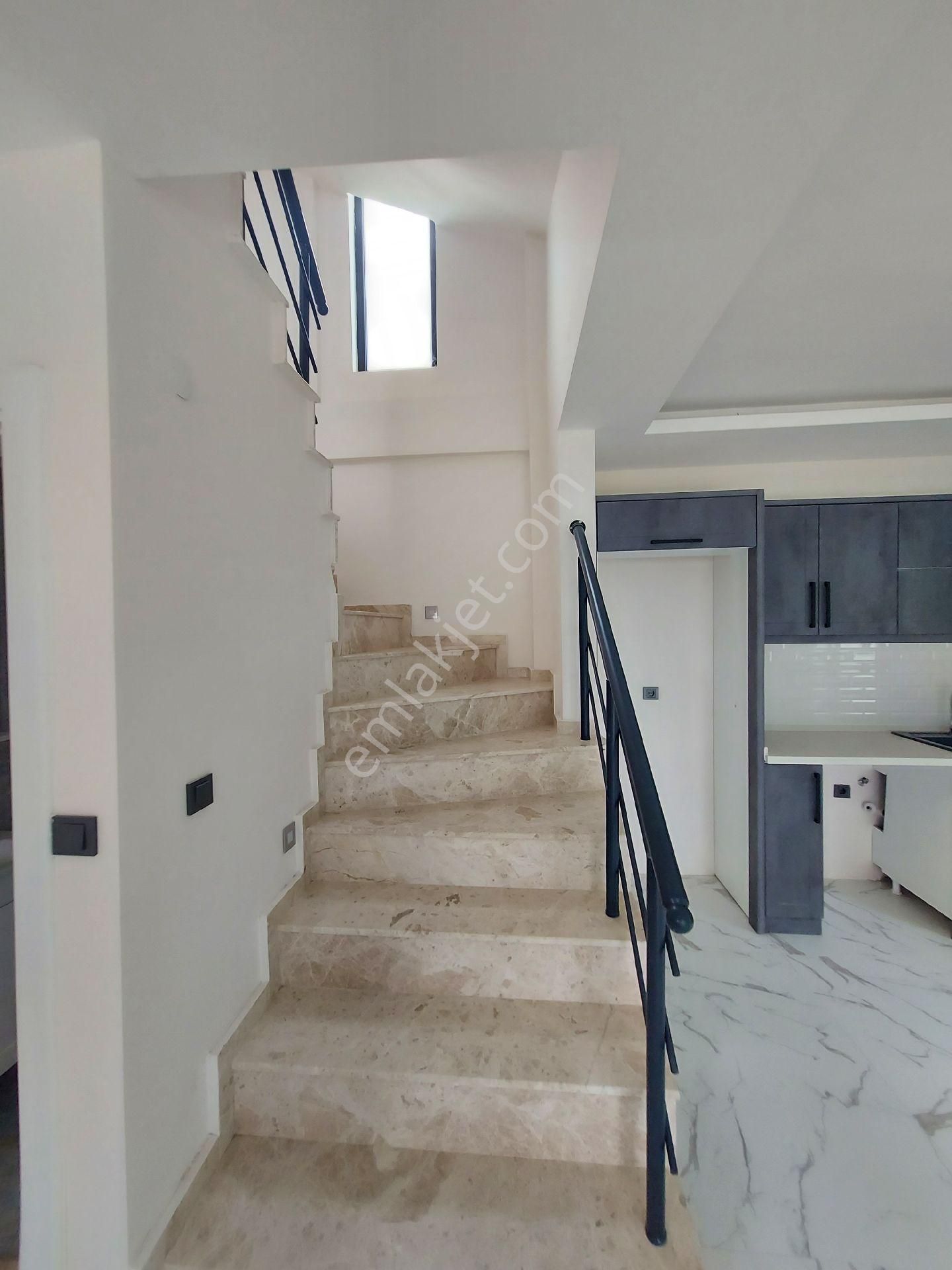 Seferihisar Ar Konutlarında Ebeveyn Banyolu Satılık Villa !!! - Görsel 13