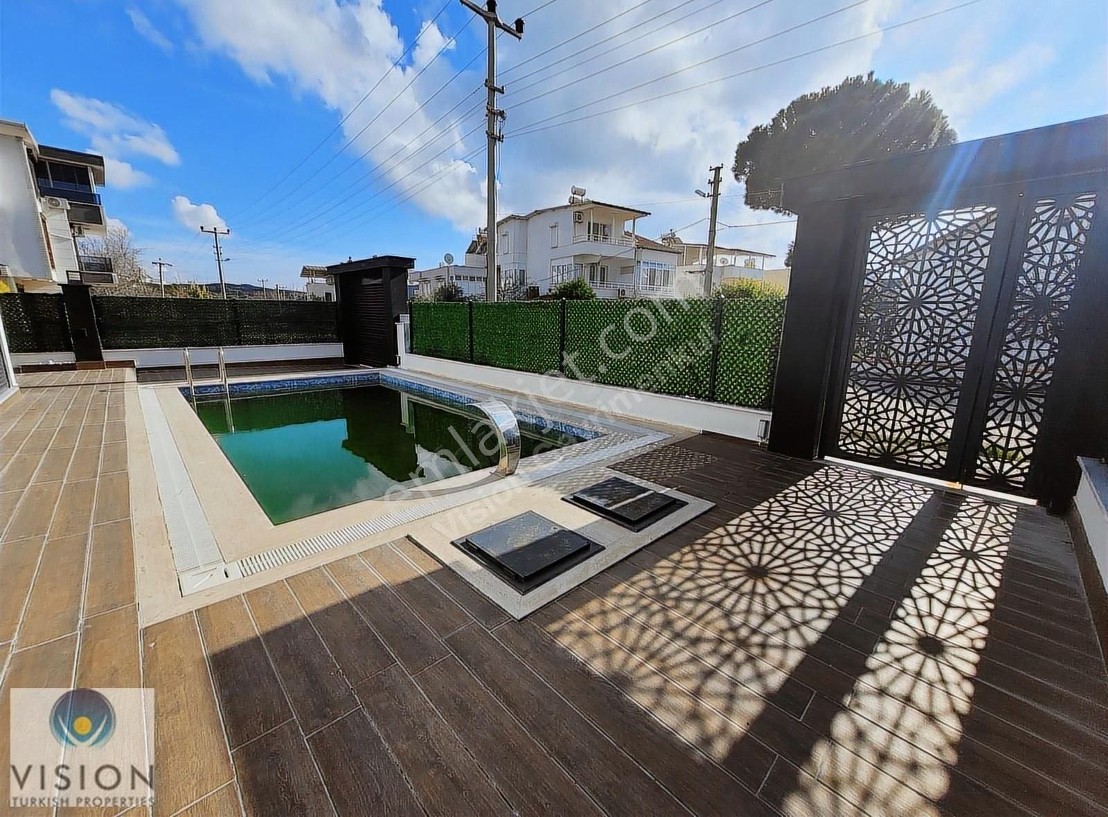 Didim Mavişehirde 4+1 Ayrı Mutfaklı Havuzlu Tam Müstakil Villa