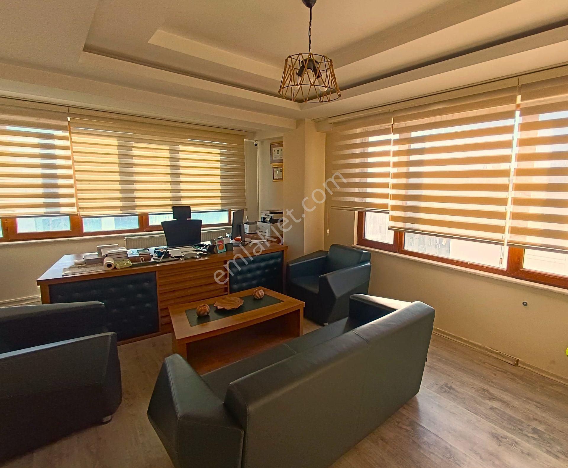 Dağkapı Civarı , Belediye Karşısı 2+1 Satılık Büro