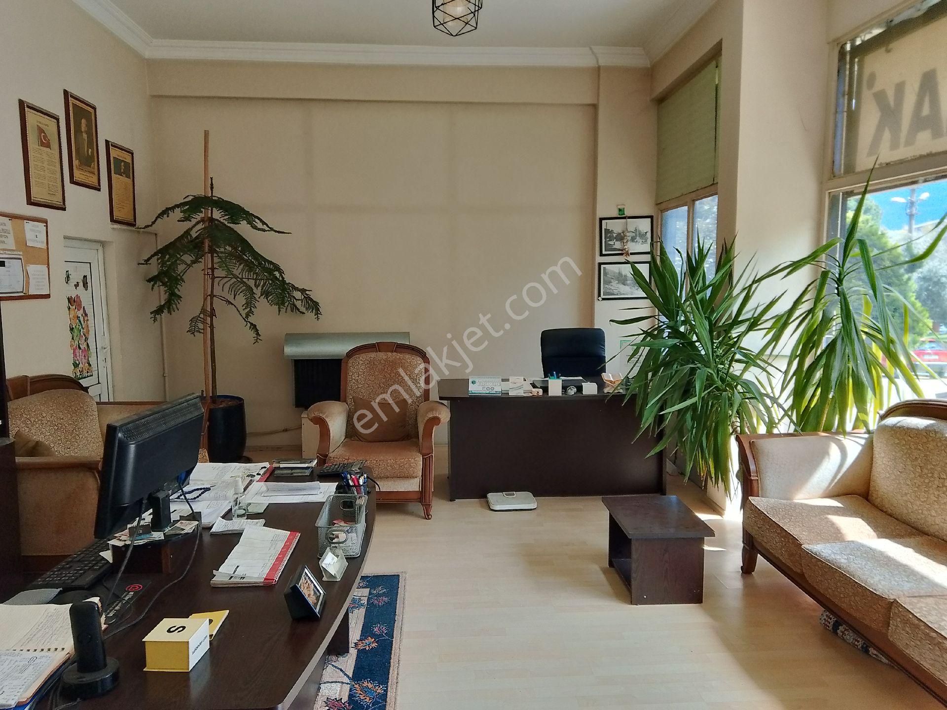 Bursa Nilüfer Beşevler Konak Cad.cepheli 25m2 Satılık Dükkan /ofis/magaza