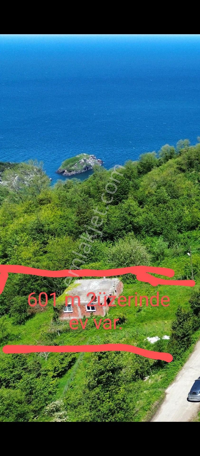 Perşembe Ramazan Mahallesinde İmarlı600.01m2 Üzerinde Eski Ev Olan Arazi Satılık.
