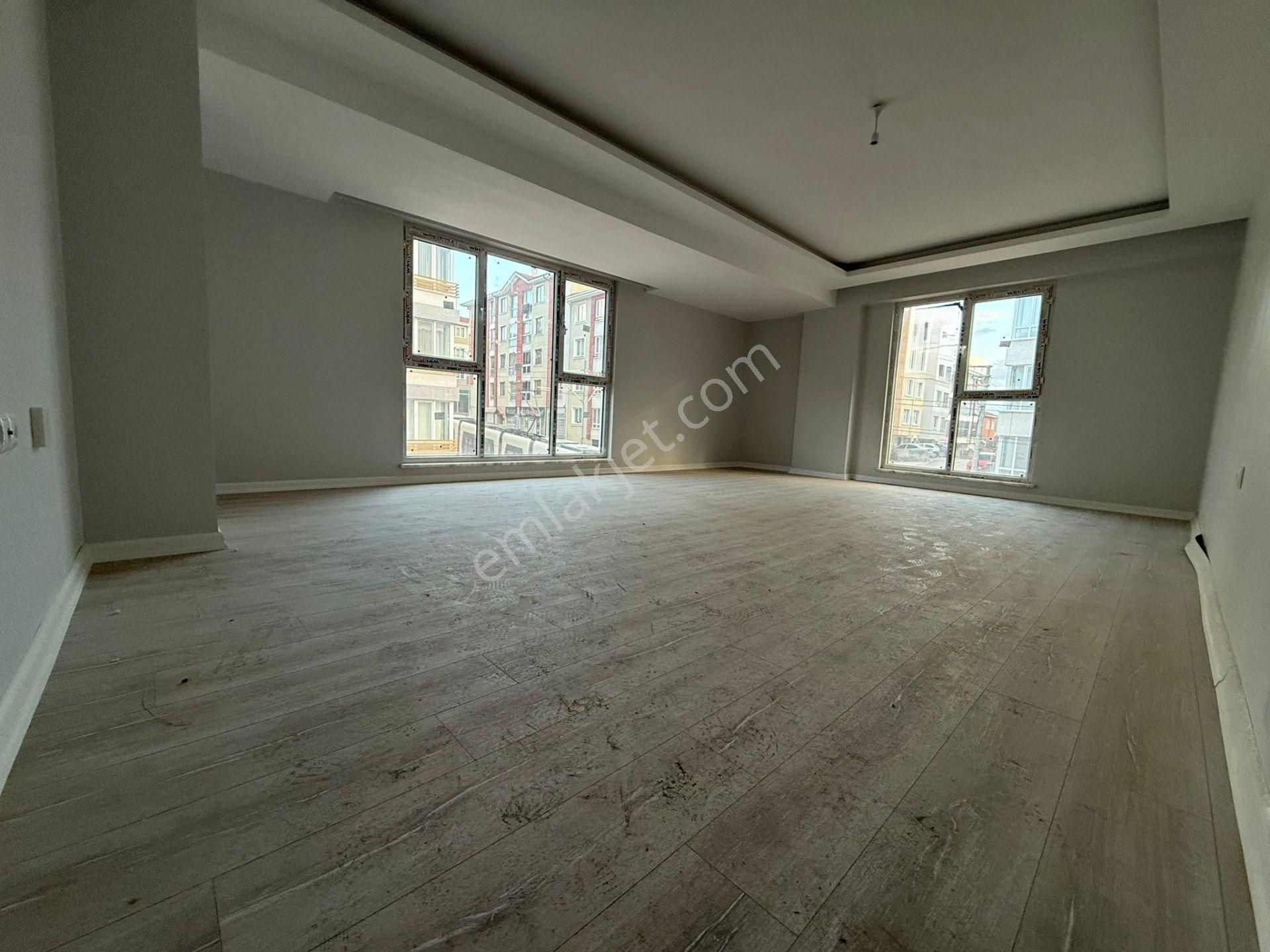 Çamlıca Mh Cadde Üzeri Ara Kat Geniş Otoparklı 3+1 Daire Oa-122