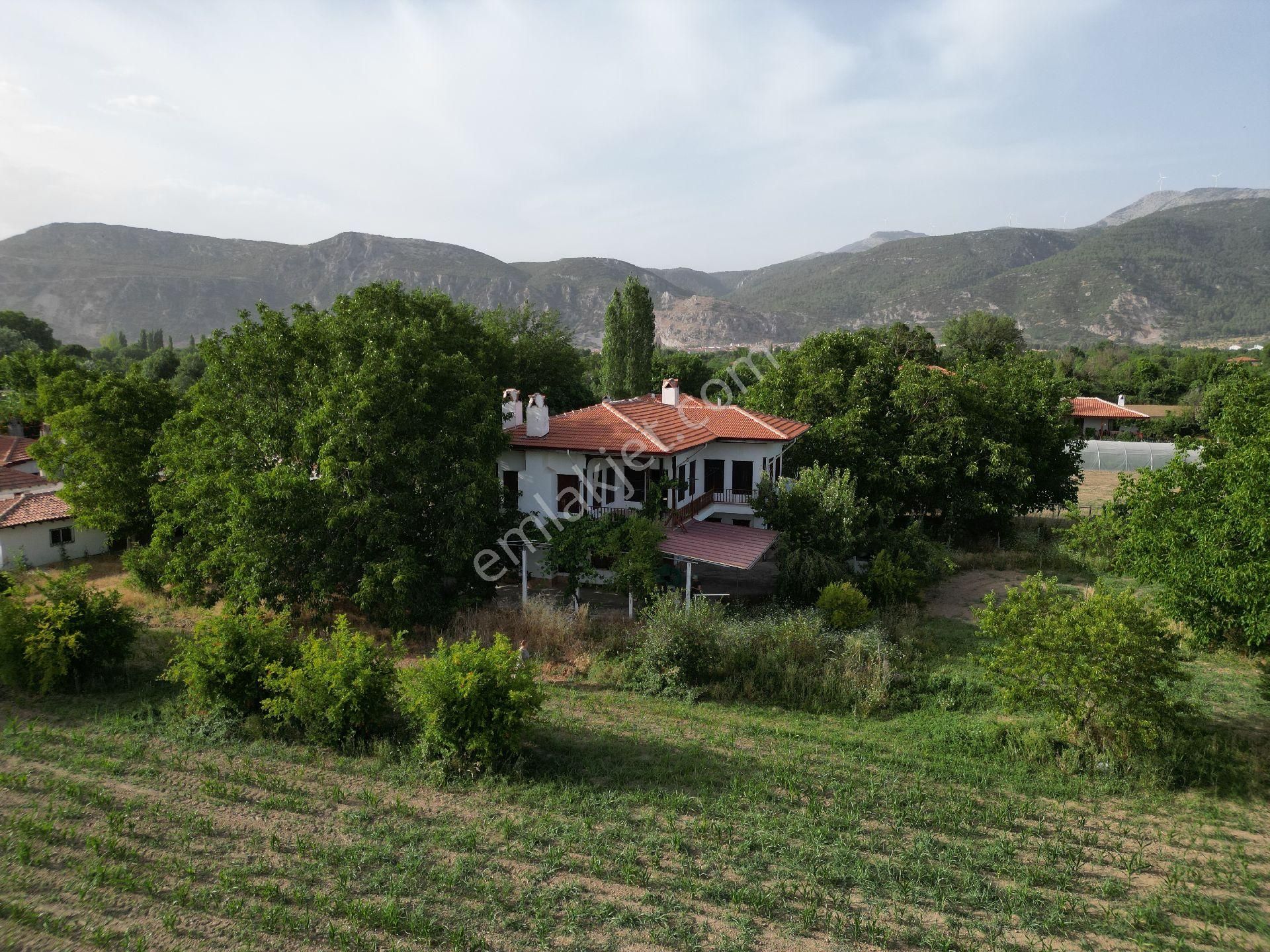 Muğla Emlak Merkezin'den Satılık Karabağlar Yaylasında Konak Ve Eklentileri - Görsel 31