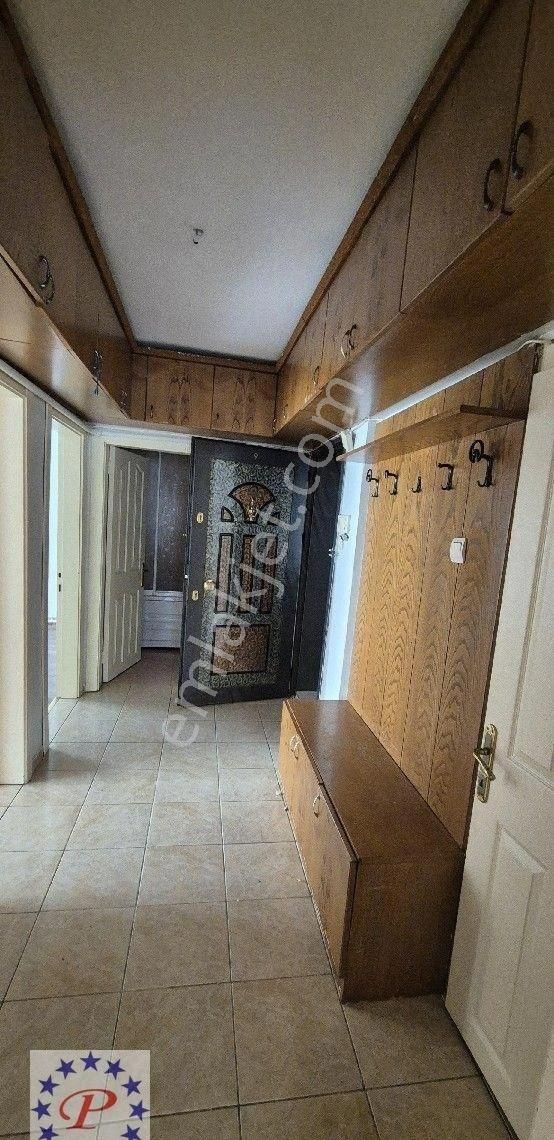 Çaldıran Mahallesi'nde 3+1 Kiralık Daire
