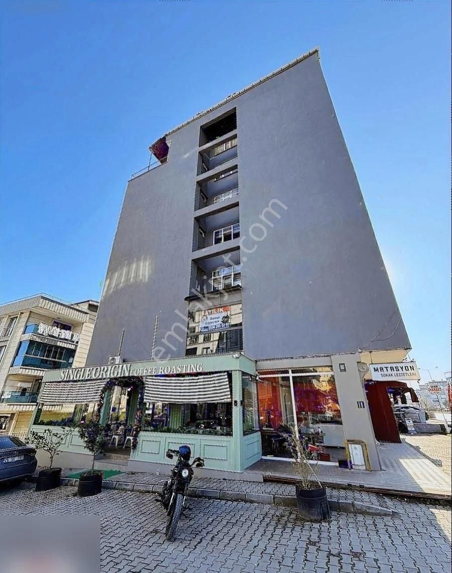 Öznur Öztürk'ten Körfez Mah. Yat Limana Yakın 3+1 Satılık Daire - Görsel 3