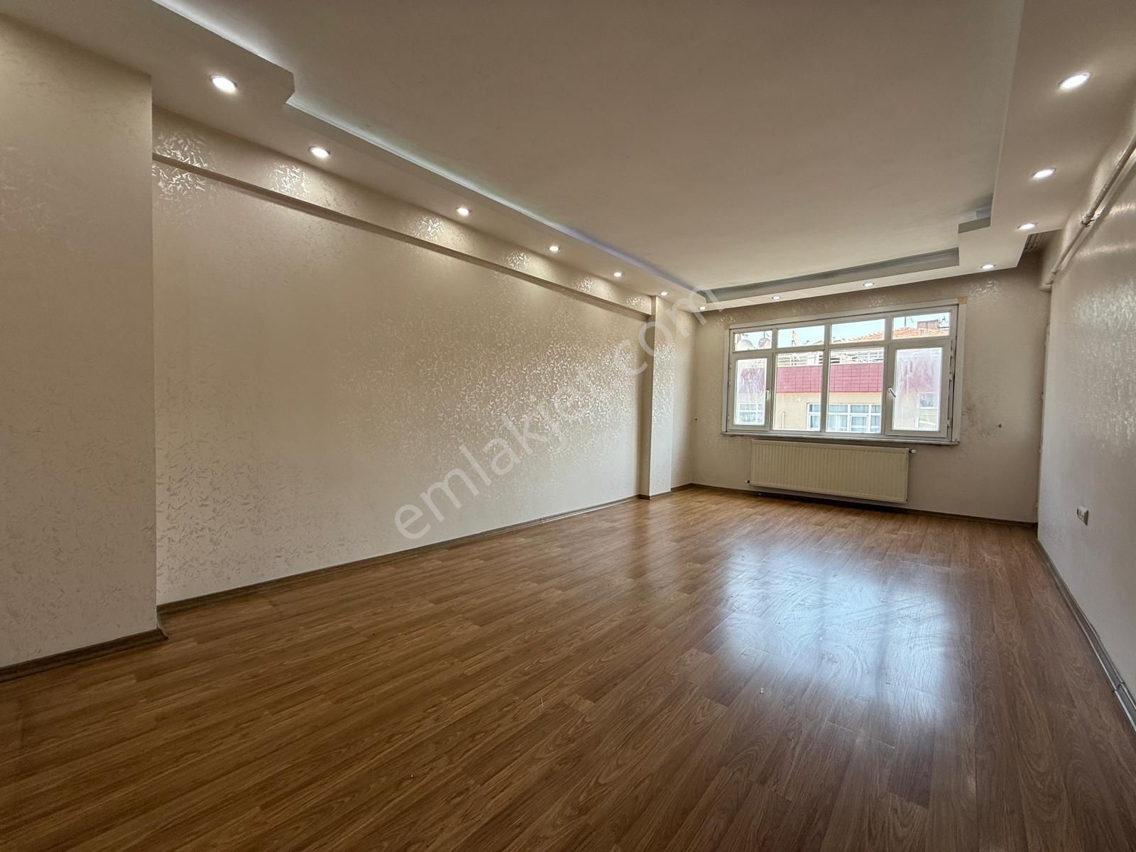 İstanbul House'dan Bahçelievler'de 135m2 Geniş Yapılı 3+1 Daire