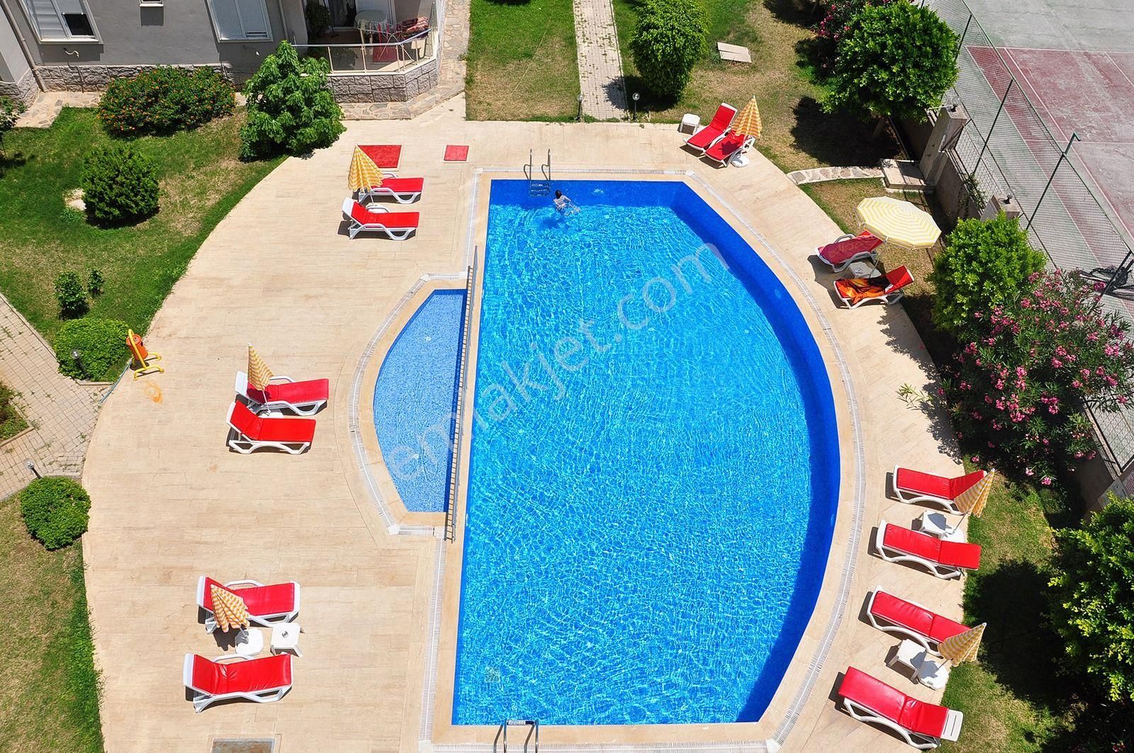 Alanya Kadıpaşa'da Kiralık 2+1 Havuzlu Site İçi Boş Daire