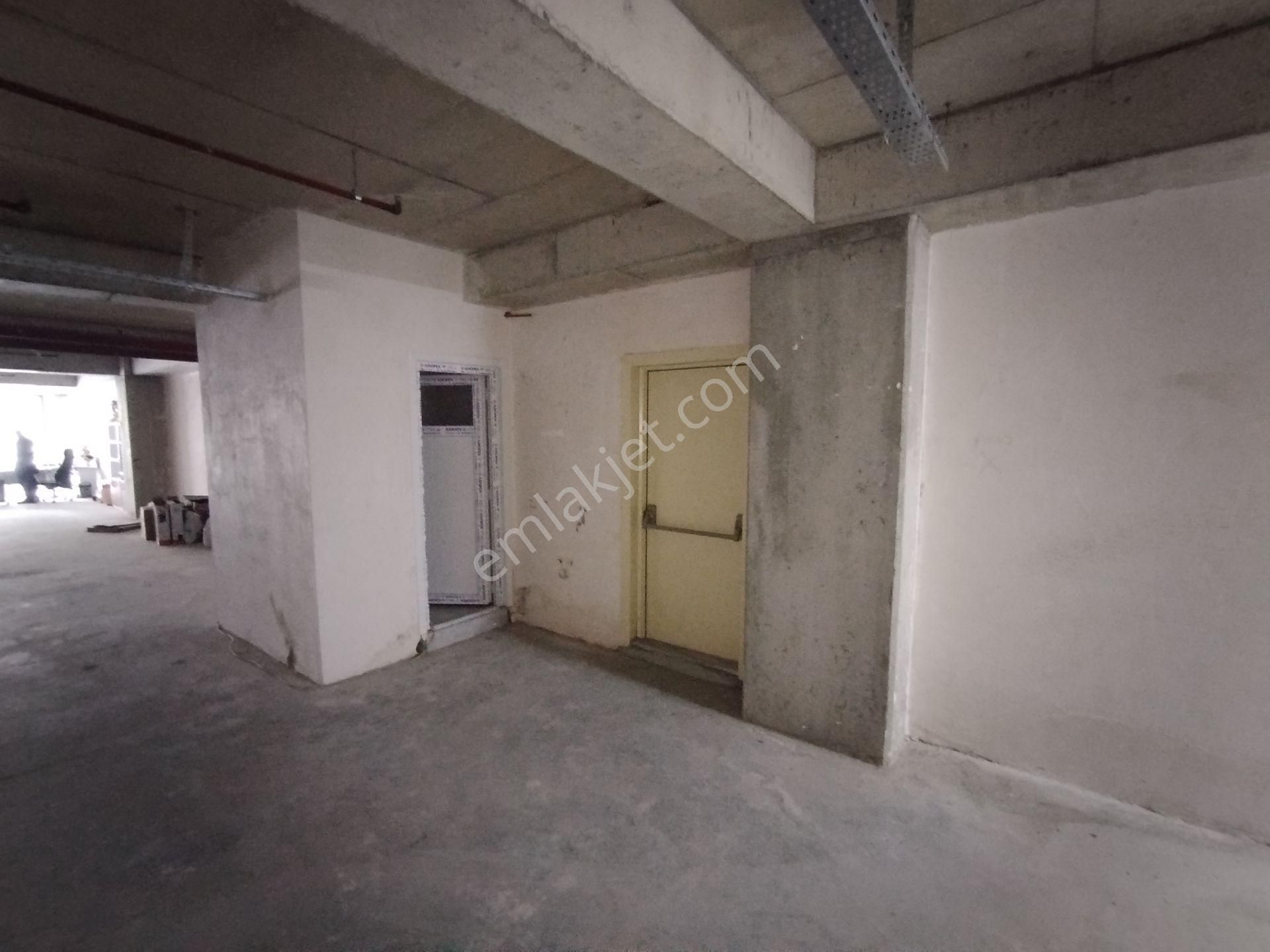 Arıkoğlundan U.mumcuda İş Hanında 160 M2 Giriş Dükkan - Görsel 5