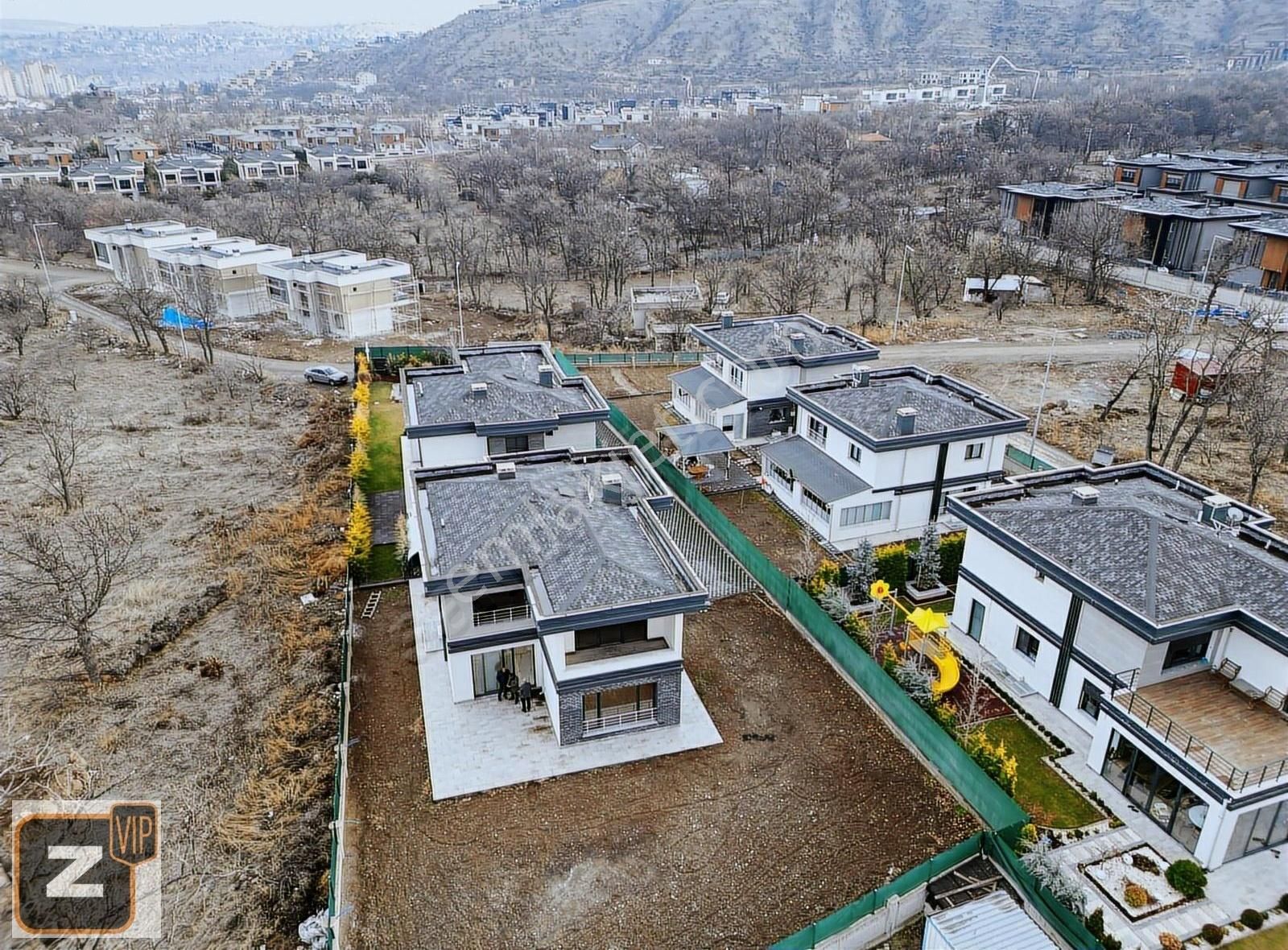 Erenköy'de Satılık Villa - Görsel 3