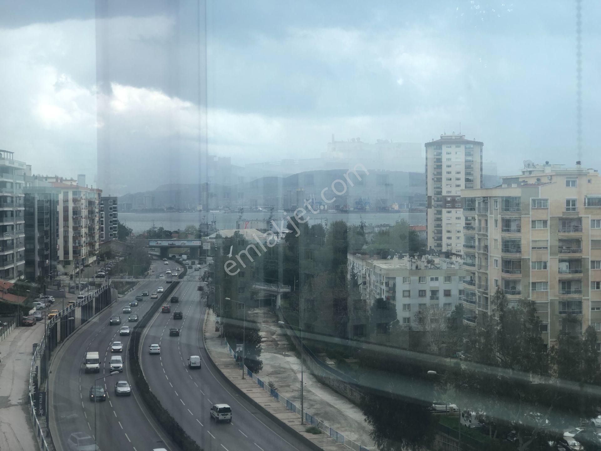 Bayraklı Emek Mahallesi Deniz Manzaralı Anadolu Caddesinde Satılık 3+1 Lüx Daire - Görsel 17