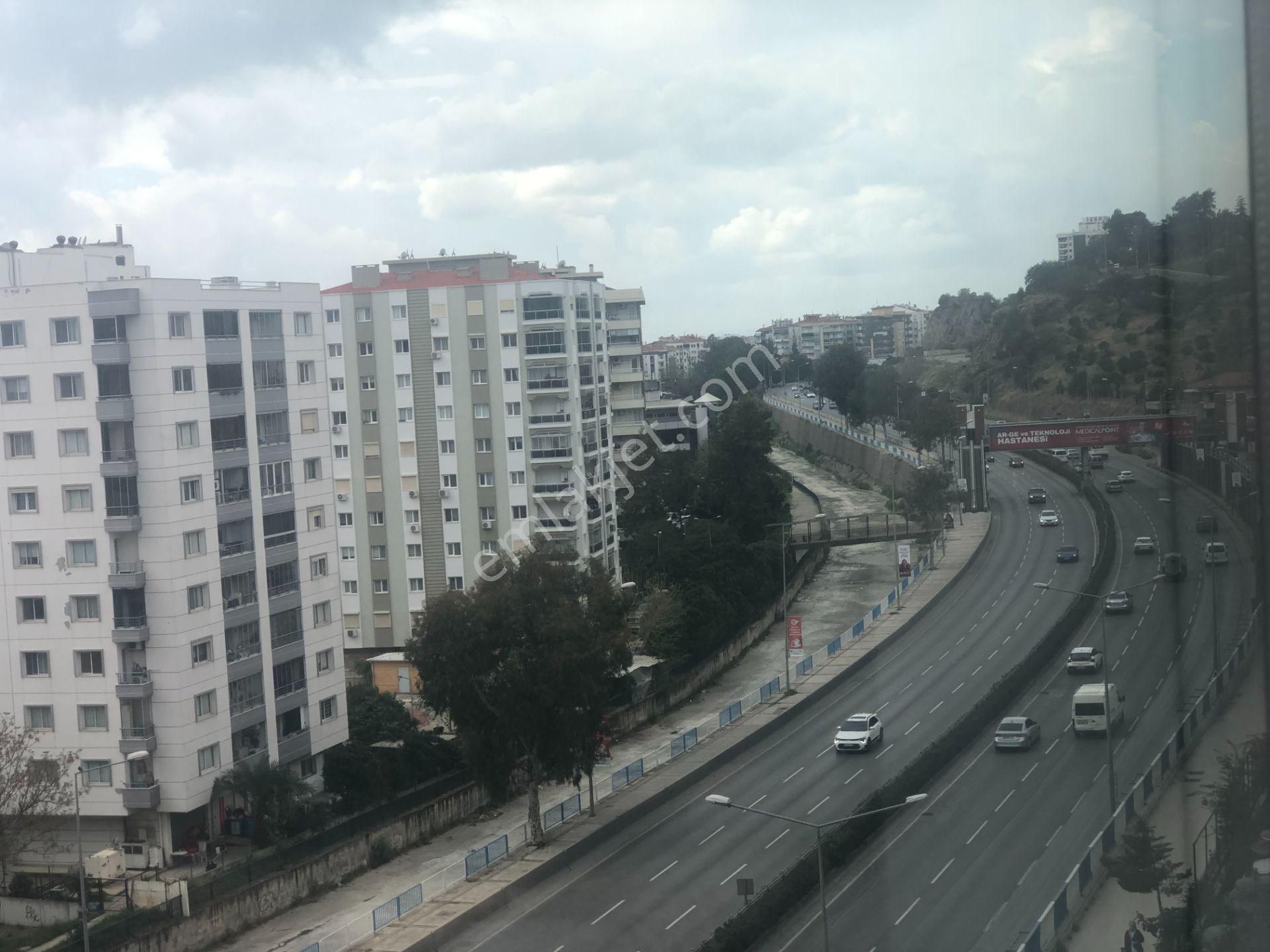 Bayraklı Emek Mahallesi Deniz Manzaralı Anadolu Caddesinde Satılık 3+1 Lüx Daire - Görsel 16