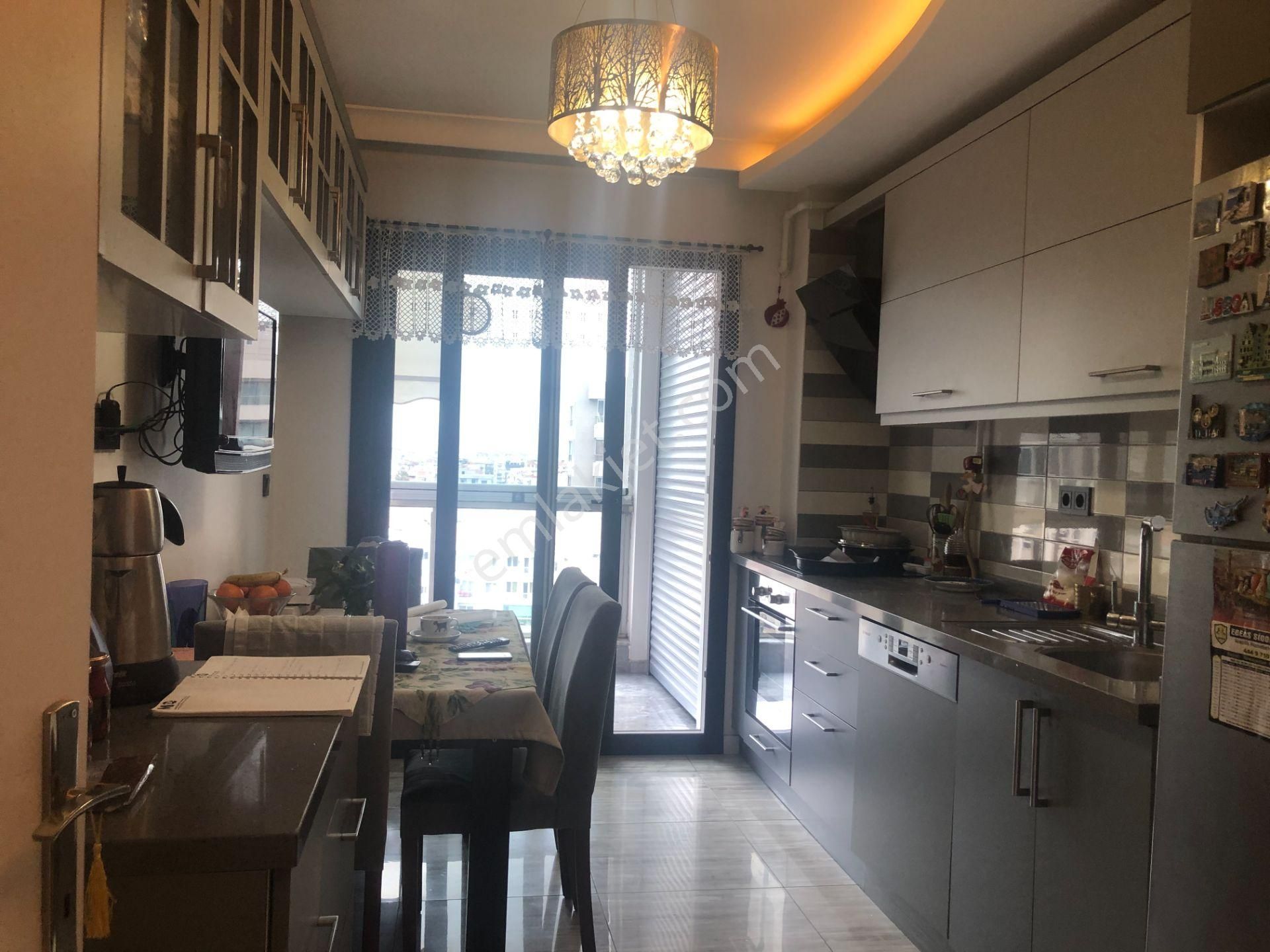 Bayraklı Emek Mahallesi Deniz Manzaralı Anadolu Caddesinde Satılık 3+1 Lüx Daire - Görsel 14