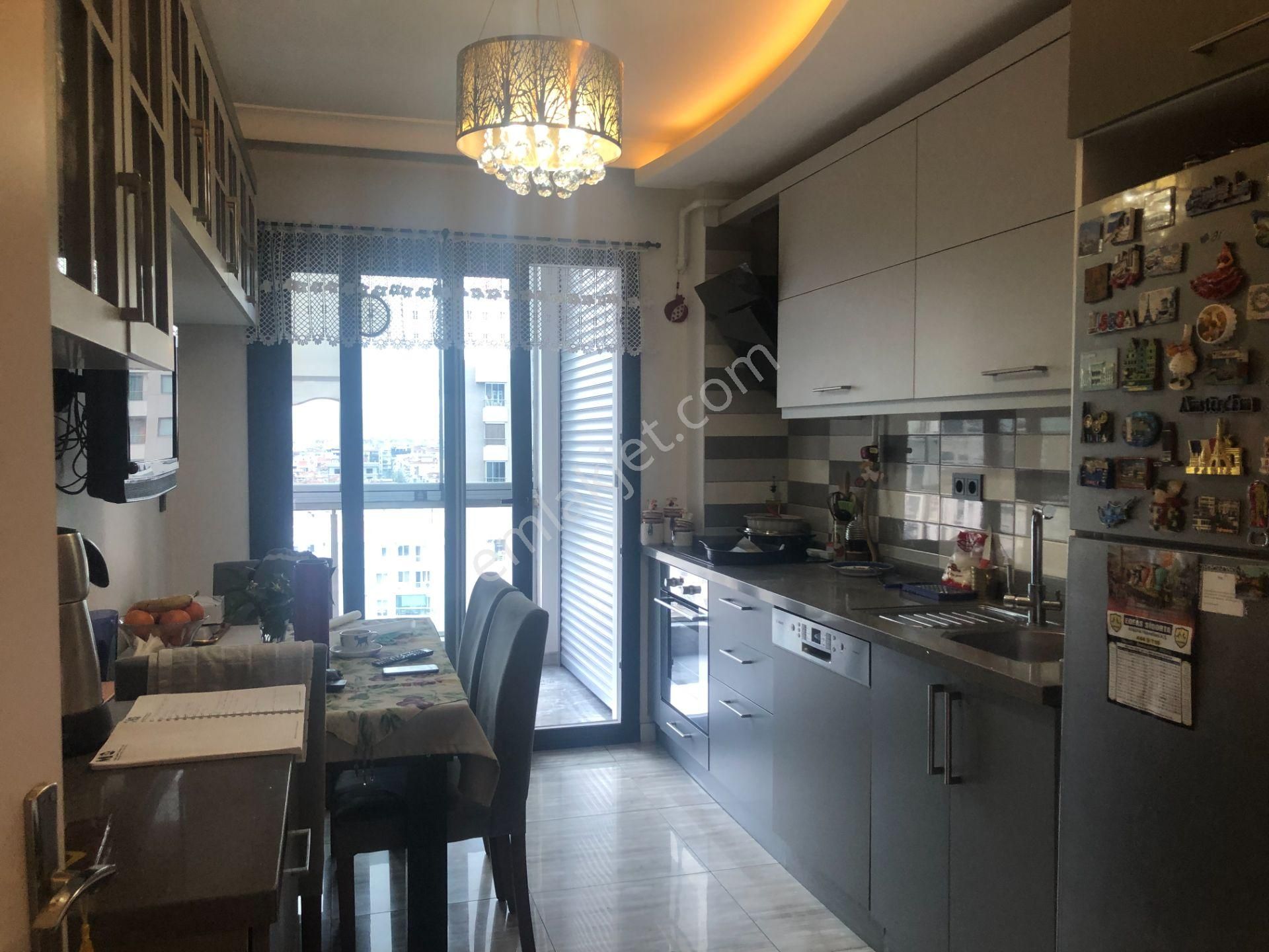 Bayraklı Emek Mahallesi Deniz Manzaralı Anadolu Caddesinde Satılık 3+1 Lüx Daire - Görsel 10