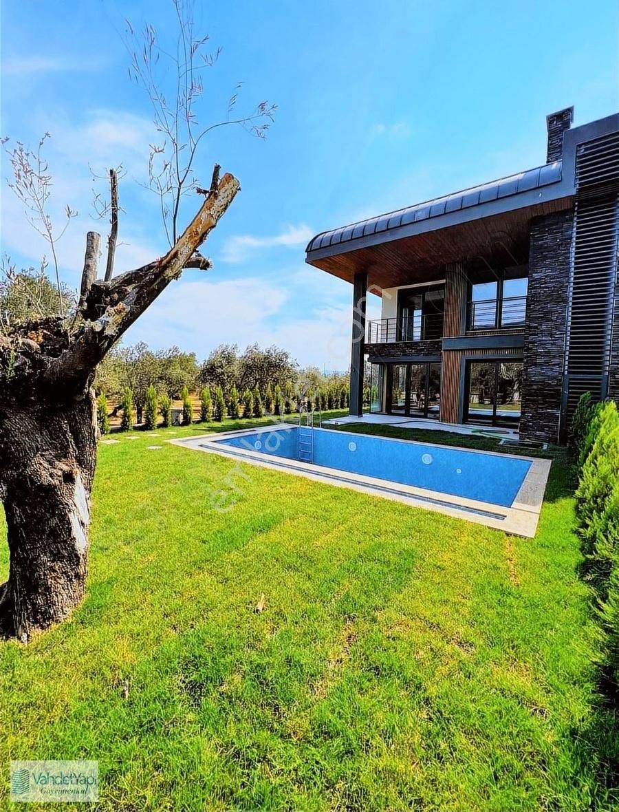 Vahdet'ten Gürede Havuzlu Müstakil Modern Mimari 4+1 Sıfır Villa - Görsel 6