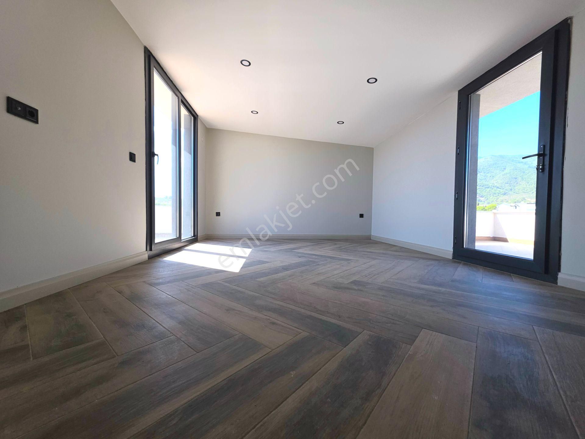 Vahdet'ten Gürede Havuzlu Müstakil Modern Mimari 4+1 Sıfır Villa - Görsel 22