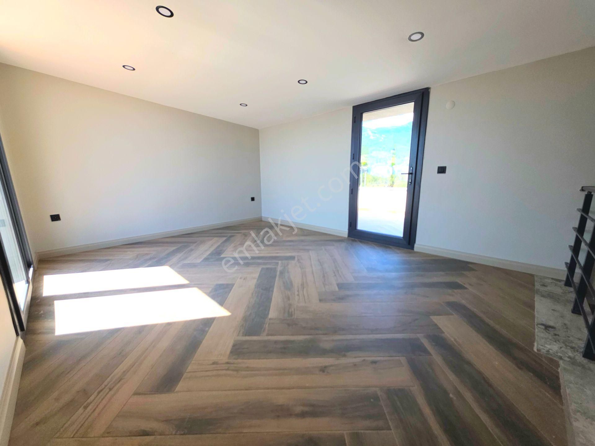 Vahdet'ten Gürede Havuzlu Müstakil Modern Mimari 4+1 Sıfır Villa - Görsel 23