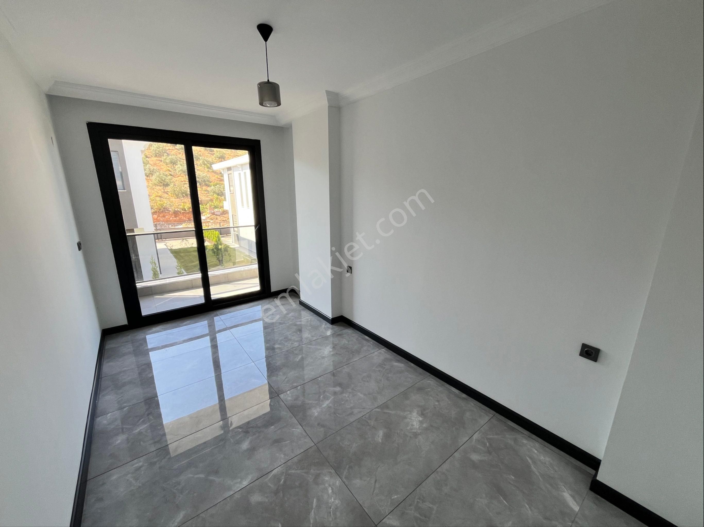 Didim Sağtur'da Tam Müstakil Site İçi Lüks Sıfır Villa - Görsel 22