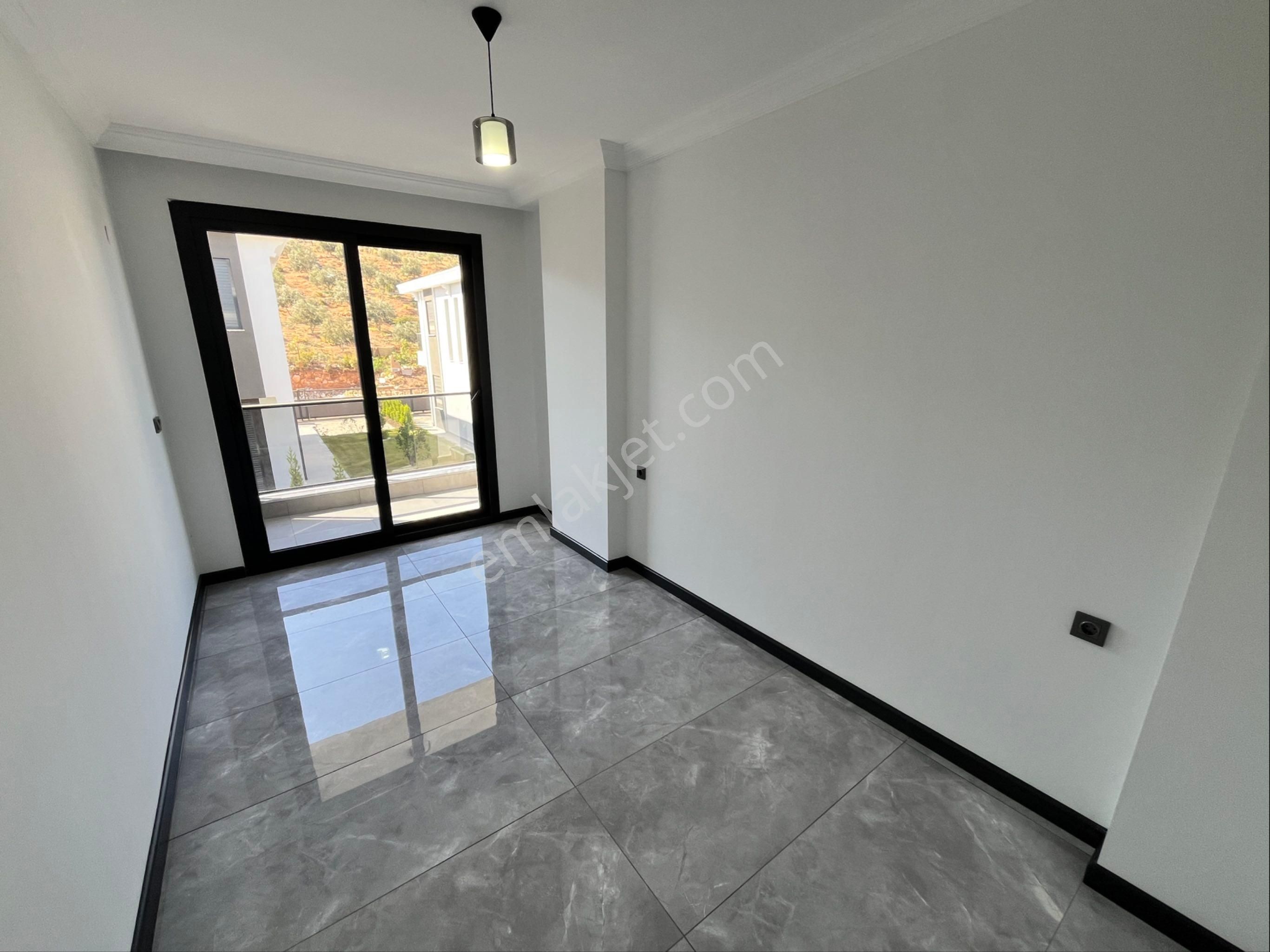 Didim Sağtur'da Tam Müstakil Site İçi Lüks Sıfır Villa - Görsel 25