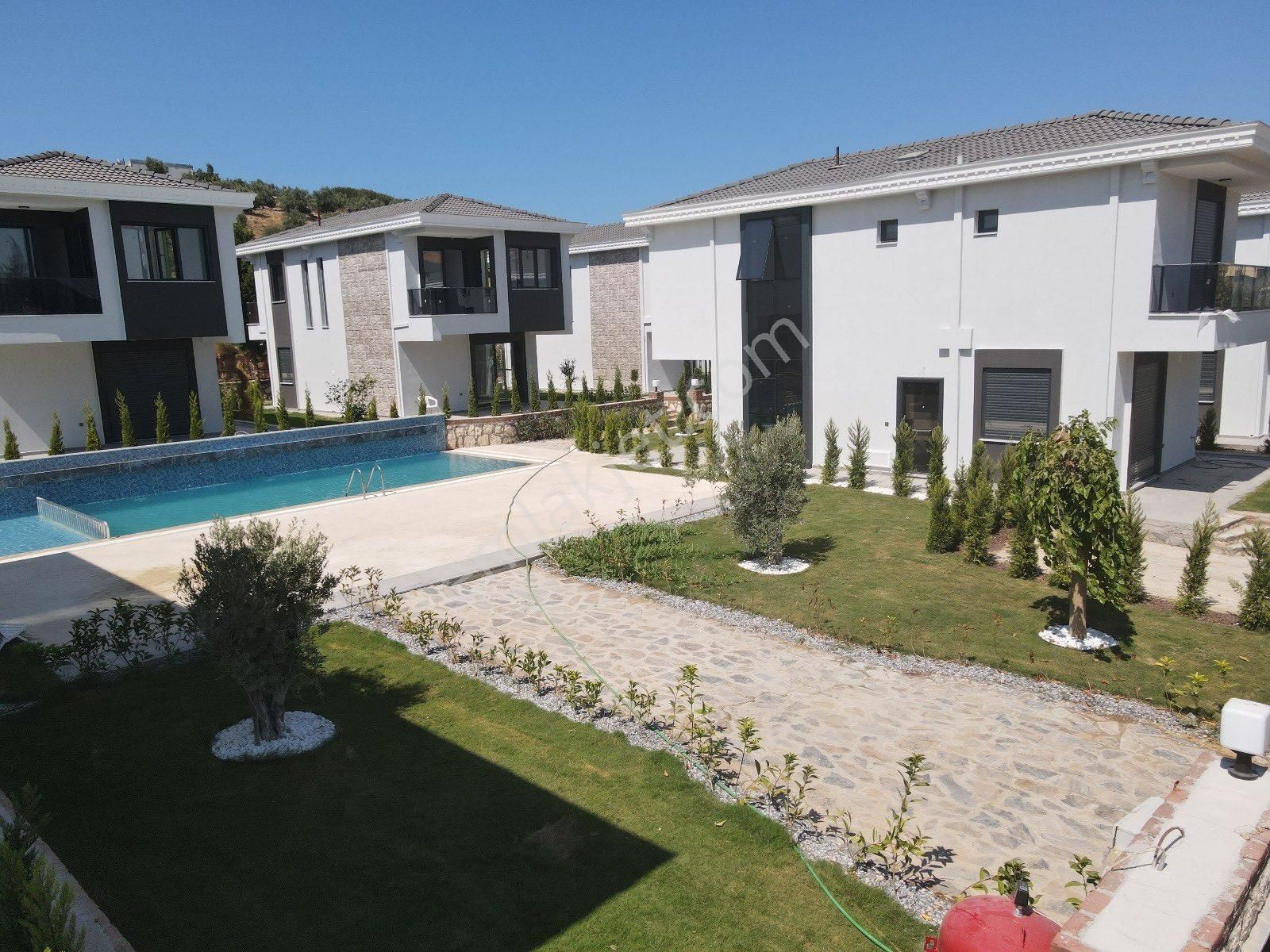 Didim Sağtur'da Tam Müstakil Site İçi Lüks Sıfır Villa - Görsel 2