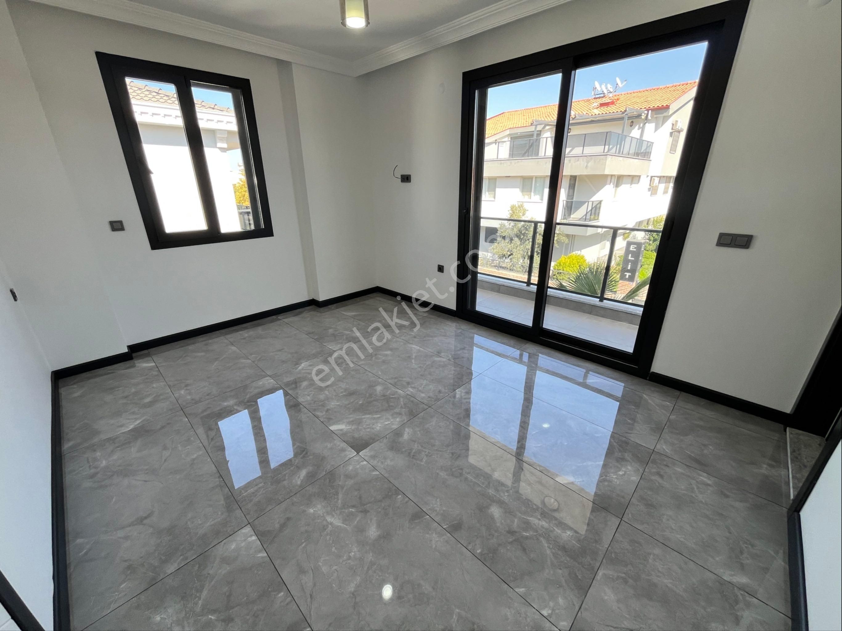 Didim Sağtur'da Tam Müstakil Site İçi Lüks Sıfır Villa - Görsel 31