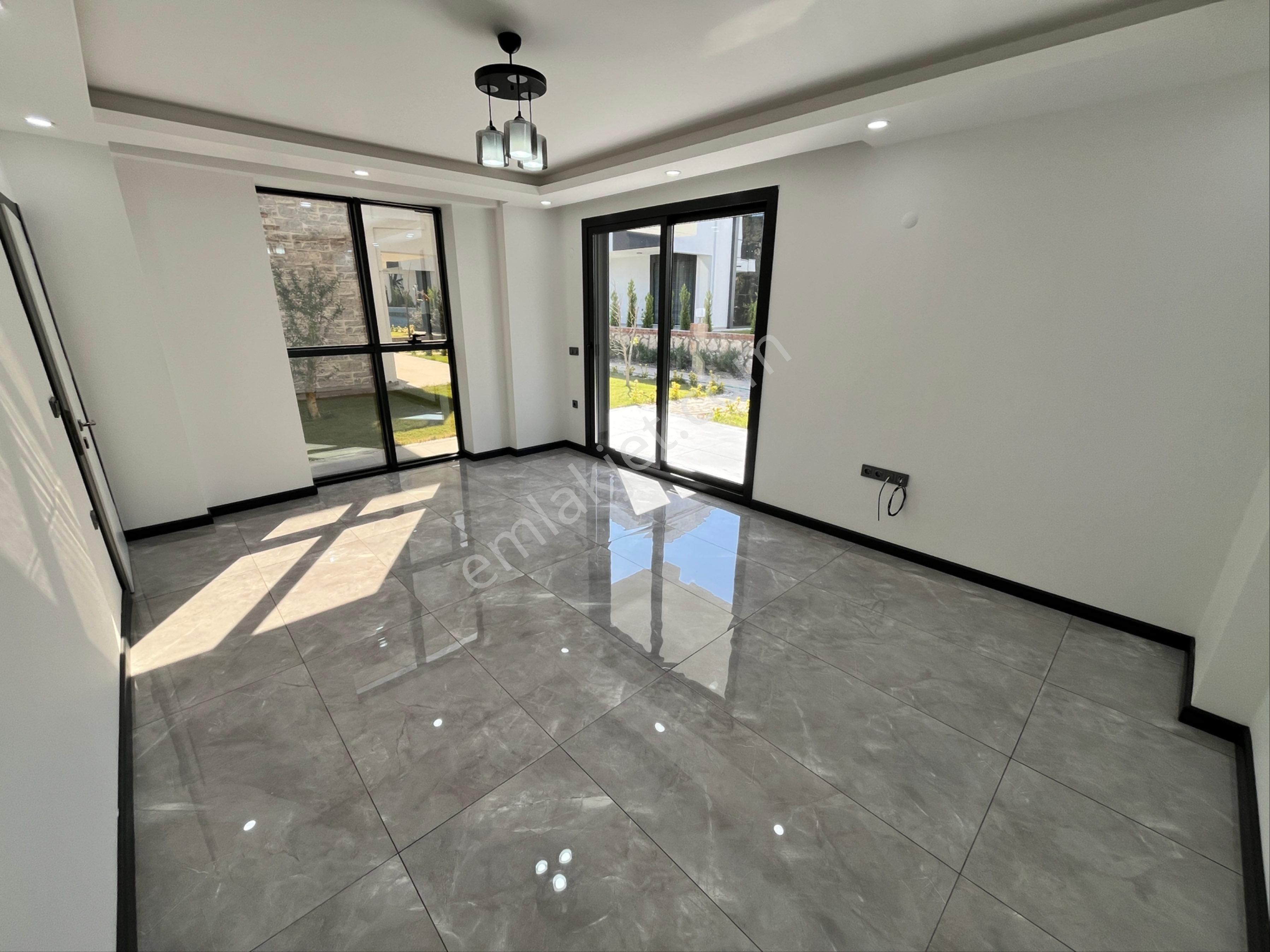 Didim Sağtur'da Tam Müstakil Site İçi Lüks Sıfır Villa - Görsel 14