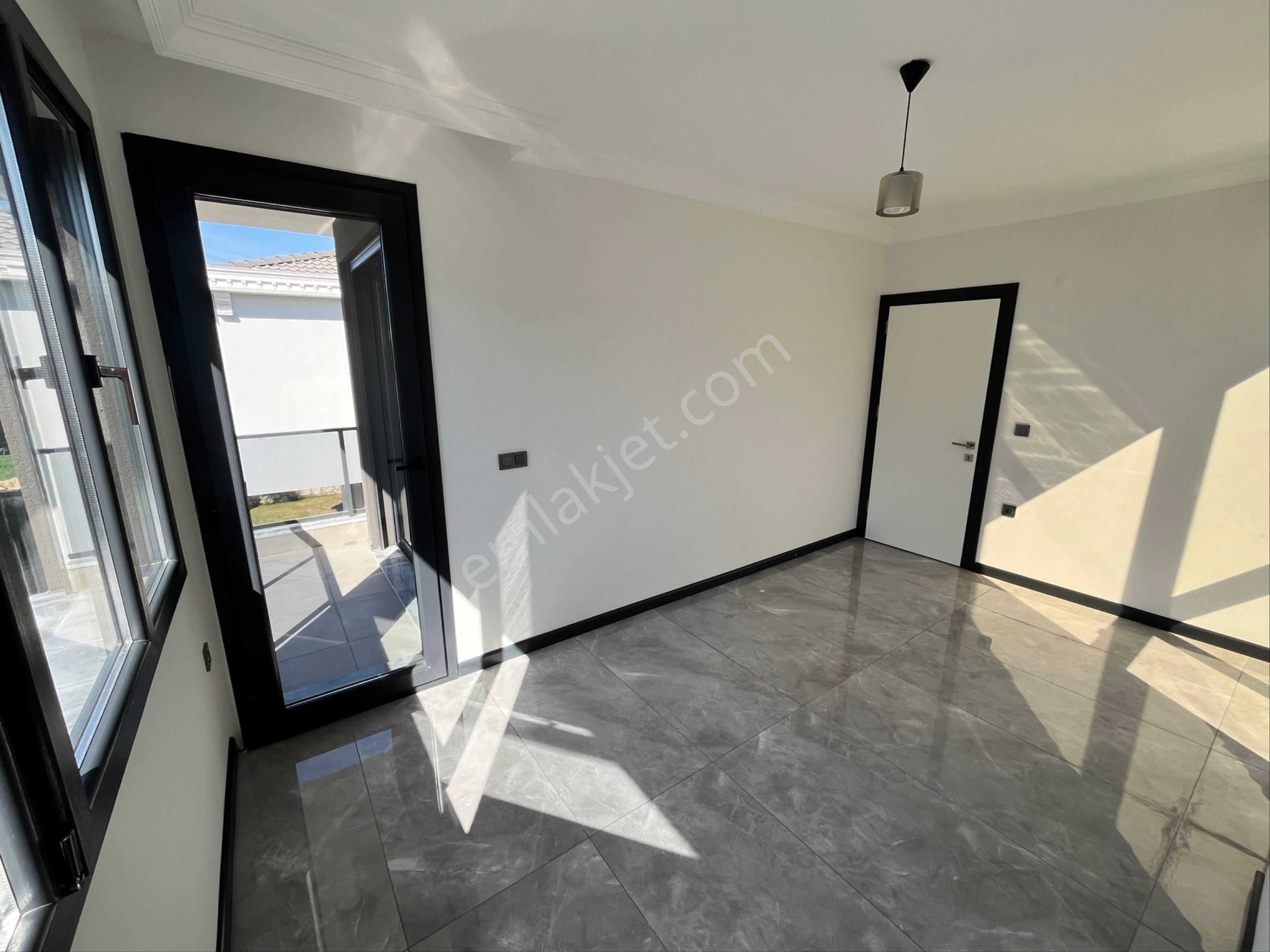 Didim Sağtur'da Tam Müstakil Site İçi Lüks Sıfır Villa - Görsel 32