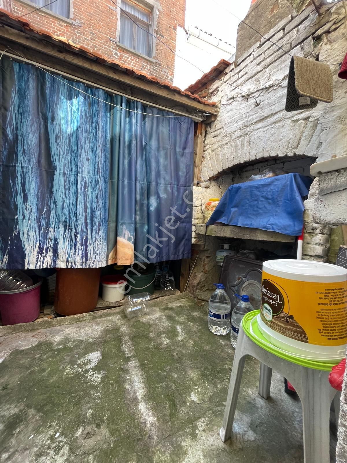 Premar Ayvada'dan Ayvalık Merkez'de 2 Katlı Avlulu 3+1 Taş Rum Evi - Görsel 11