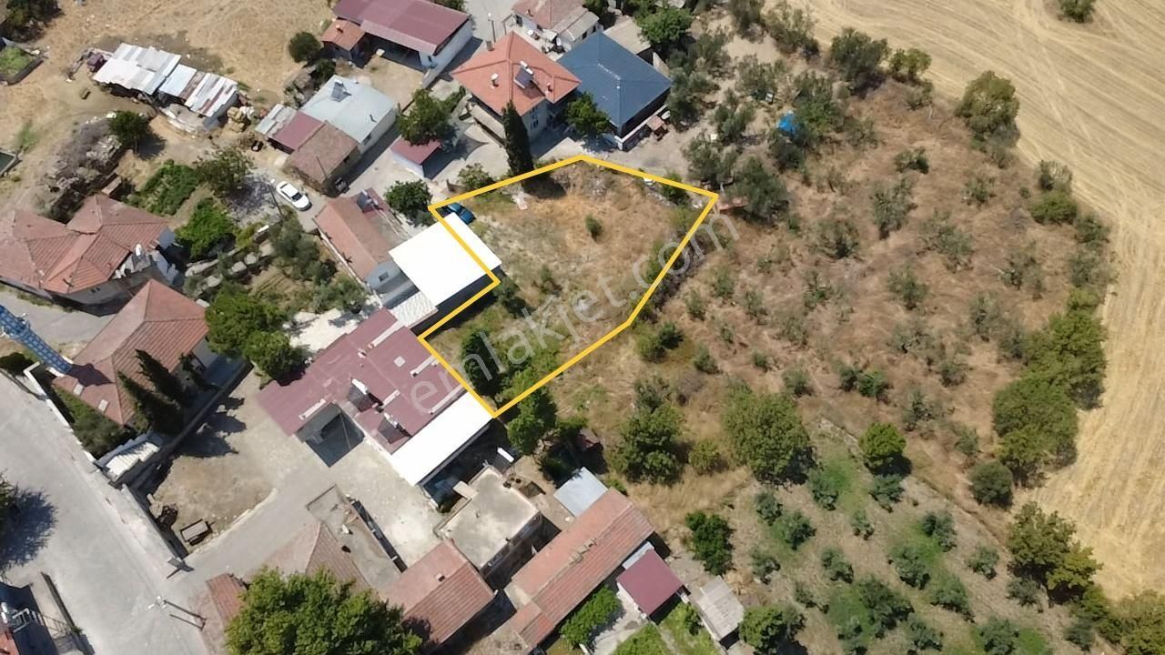İzmir Kınık Işıklar Köyü Mahallesinde Satılık 647 M2 Arsa