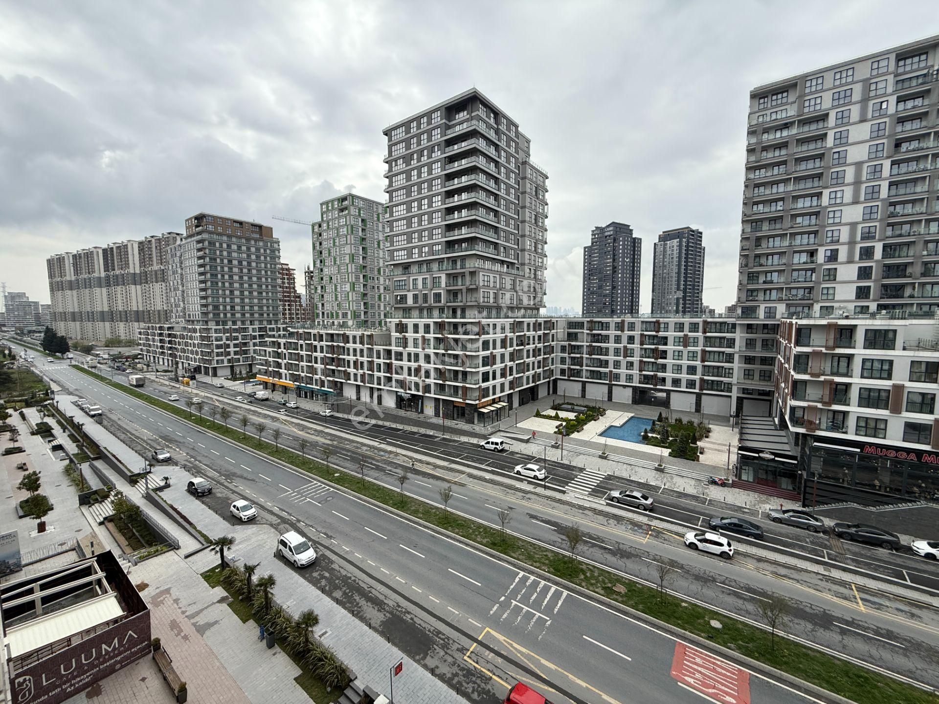 Bahçeşehir Strada 1.etap Özel Dekorasyonlu Satılık 3+1 Boş Daire - Görsel 16