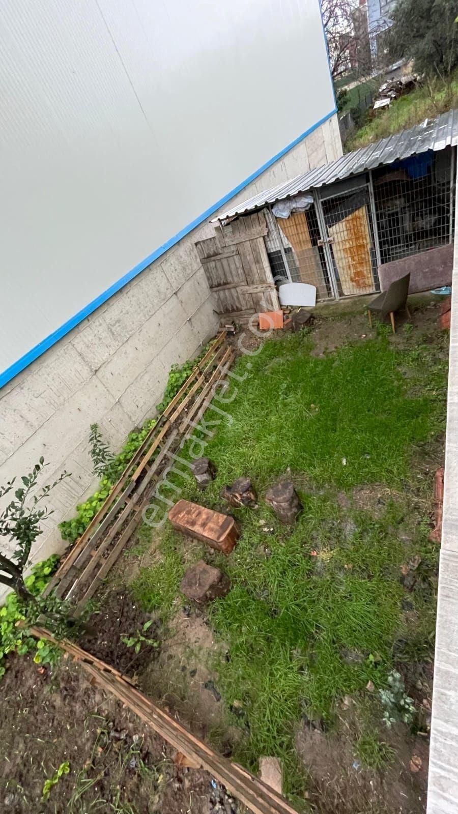 Derince Mah 240m2 Arsa İçinde 120m2 Den 3 Katlı Satılık Mustakil Bina