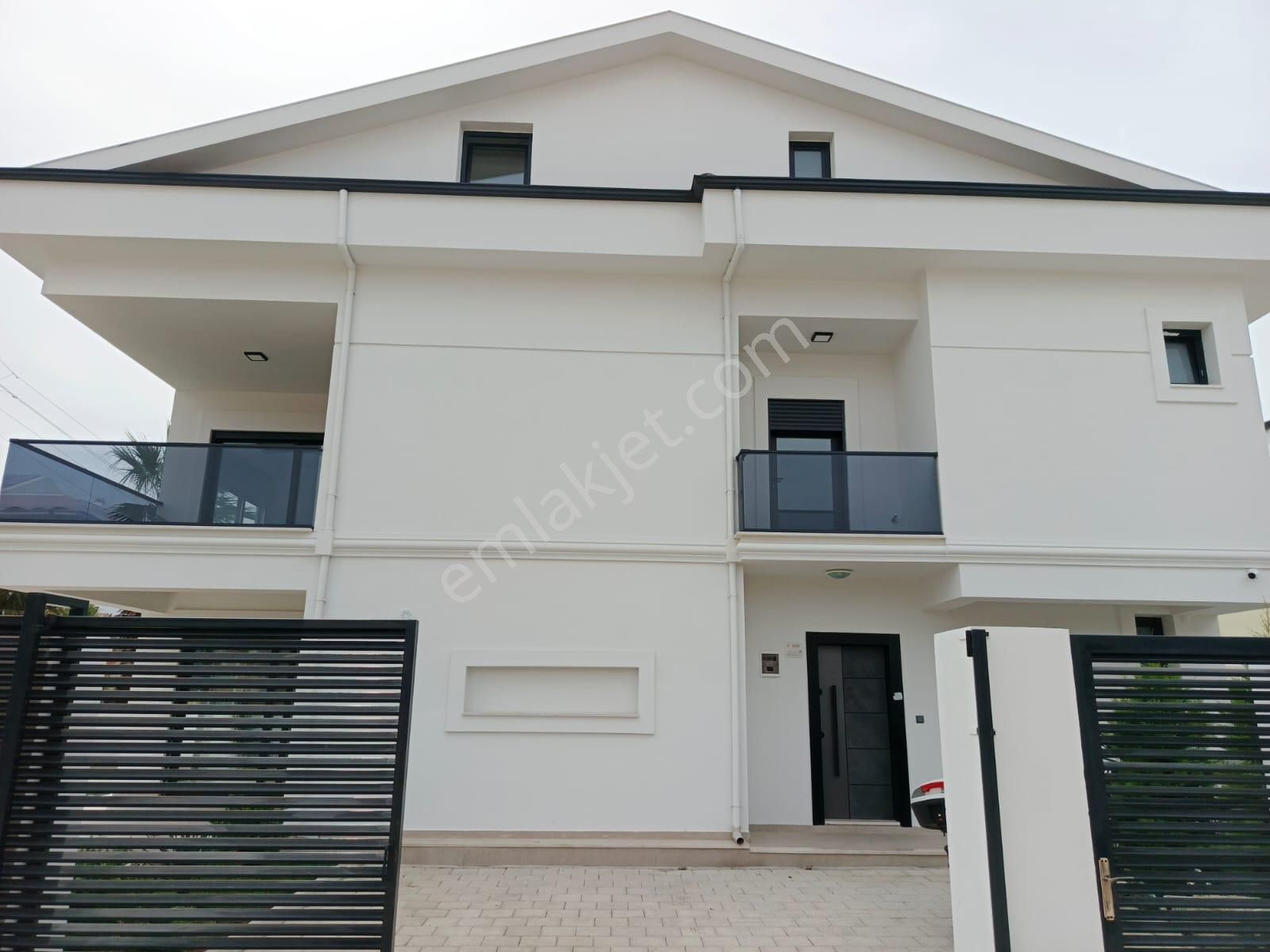 Stop’tan Akarca’da Havuzlu 6+1 Triplex Lüks Villa - Görsel 2