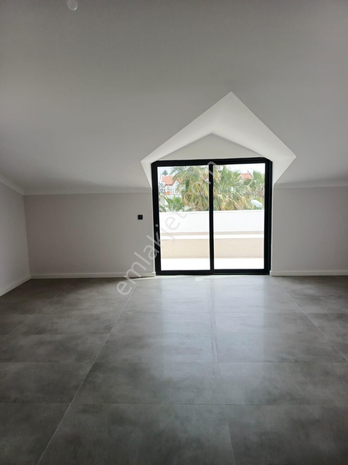 Stop’tan Akarca’da Havuzlu 6+1 Triplex Lüks Villa - Görsel 10