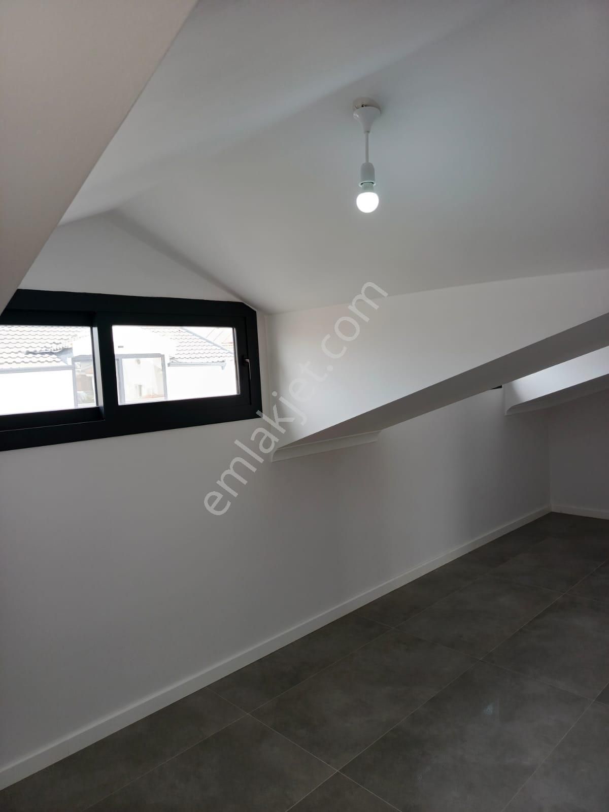 Stop’tan Akarca’da Havuzlu 6+1 Triplex Lüks Villa - Görsel 16