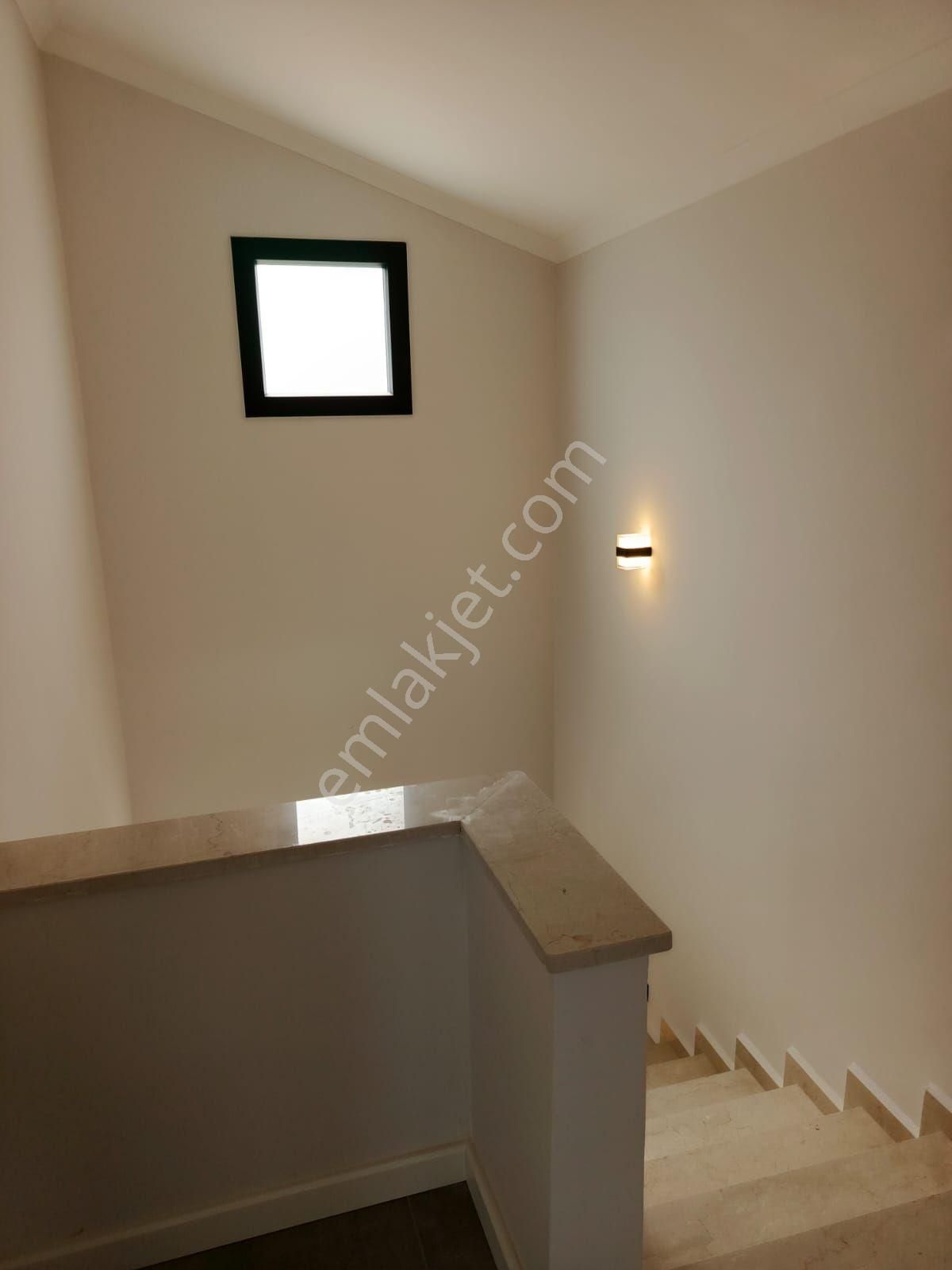 Stop’tan Akarca’da Havuzlu 6+1 Triplex Lüks Villa - Görsel 18