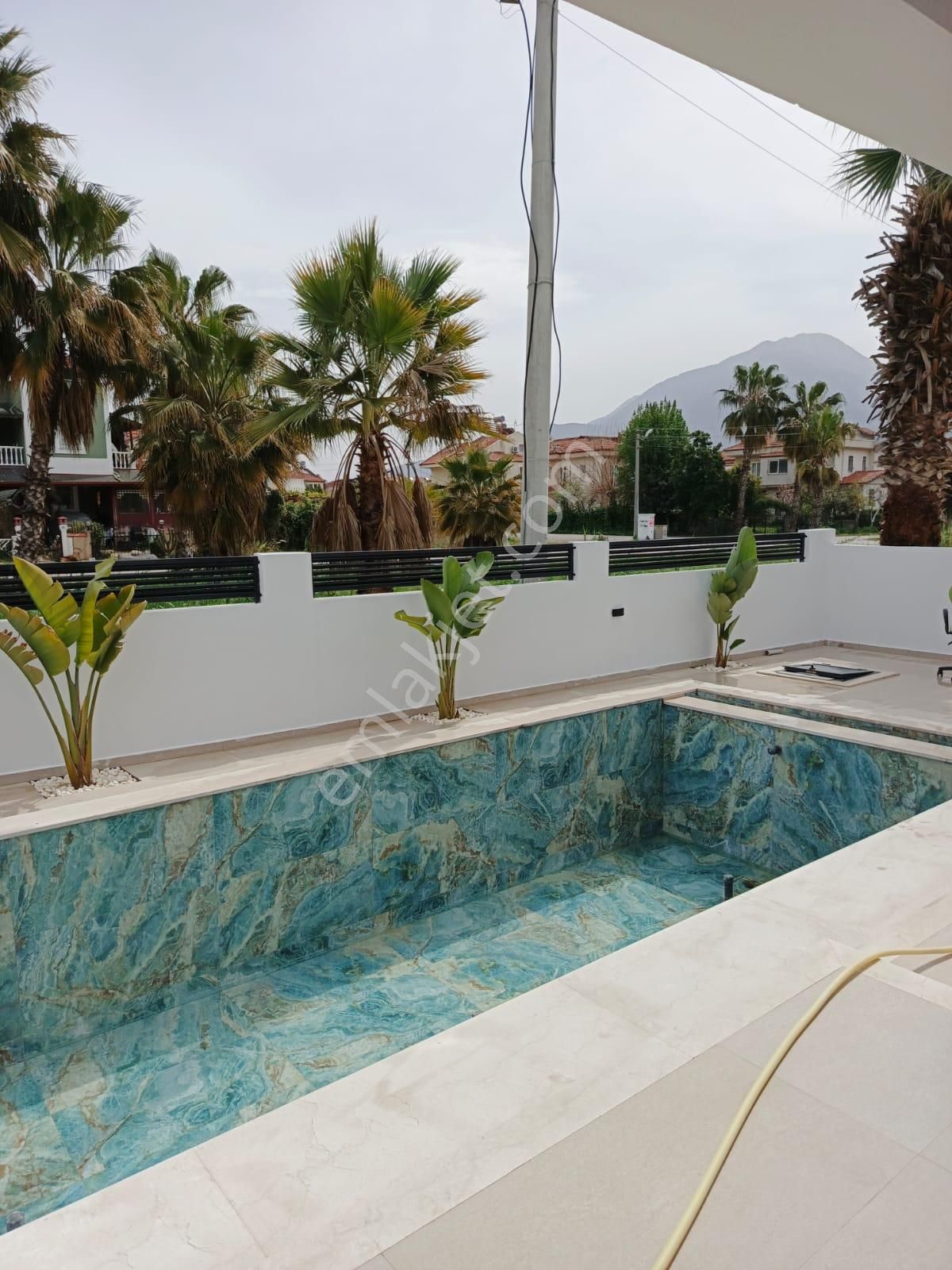 Stop’tan Akarca’da Havuzlu 6+1 Triplex Lüks Villa - Görsel 4