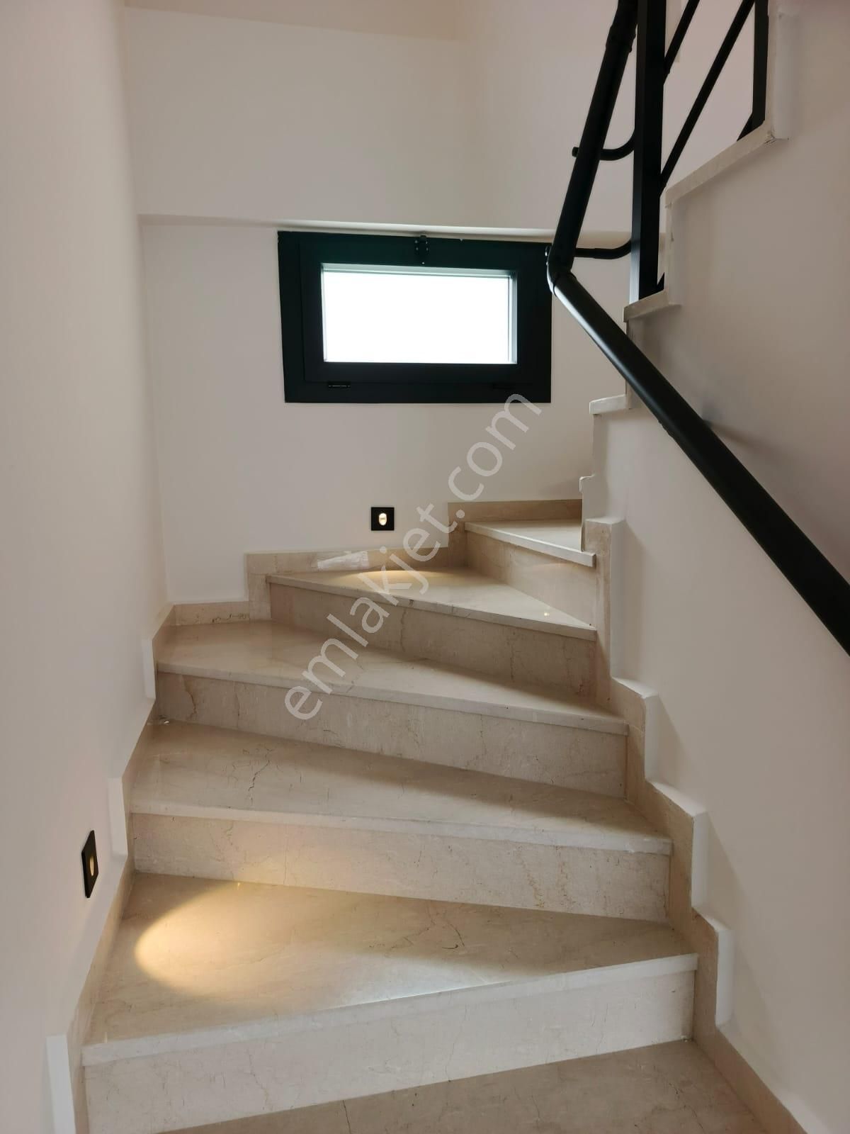 Stop’tan Akarca’da Havuzlu 6+1 Triplex Lüks Villa - Görsel 13