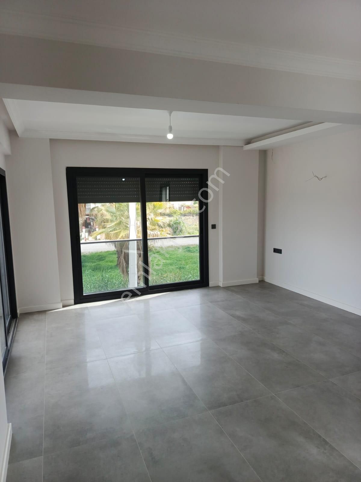 Stop’tan Akarca’da Havuzlu 6+1 Triplex Lüks Villa - Görsel 7