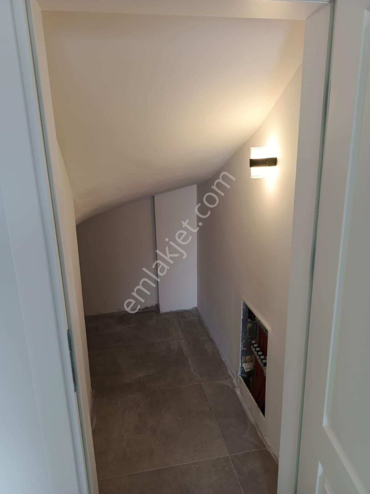 Stop’tan Akarca’da Havuzlu 6+1 Triplex Lüks Villa - Görsel 14